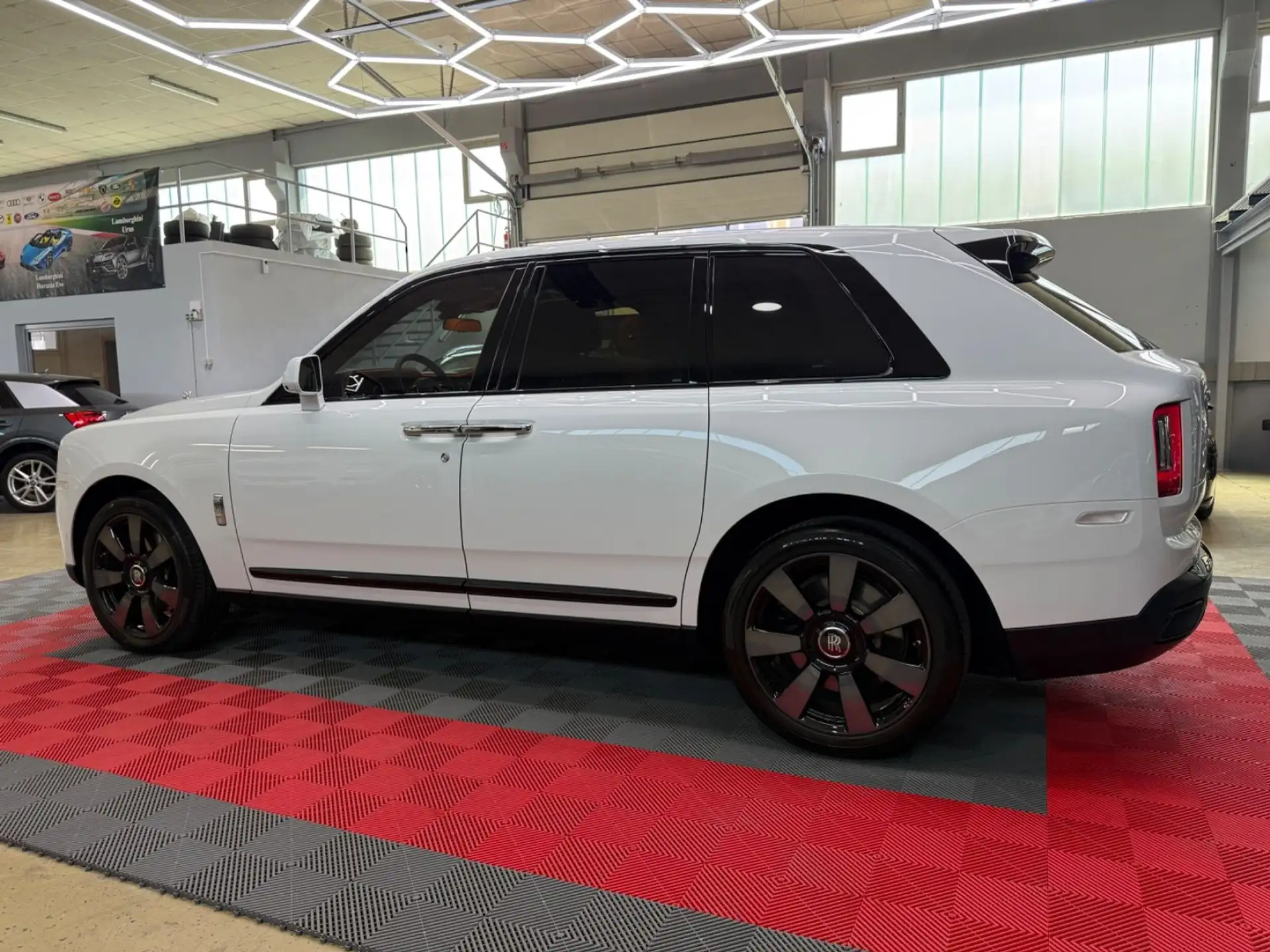 롤스로이스 Rolls-Royce Cullinan 2022 흰색 사진 7