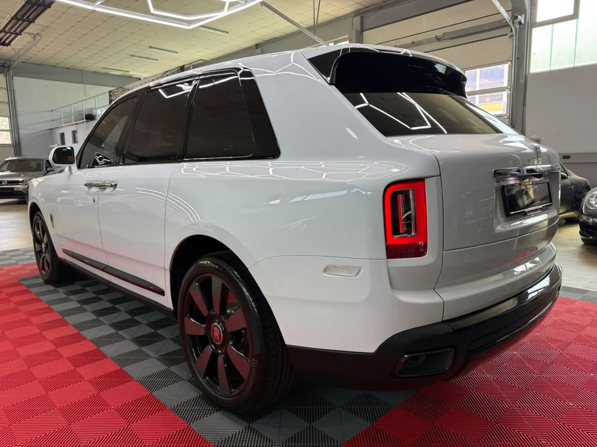 롤스로이스 Rolls-Royce Cullinan 2022 흰색 사진 8