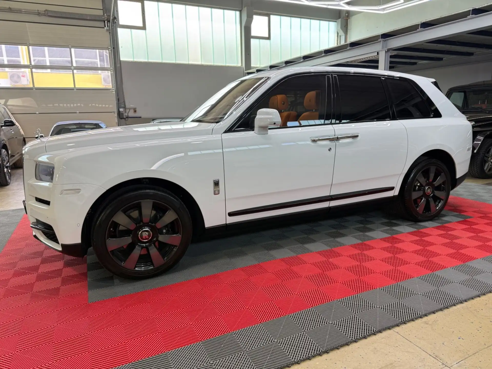 롤스로이스 Rolls-Royce Cullinan 2022 흰색 사진 6