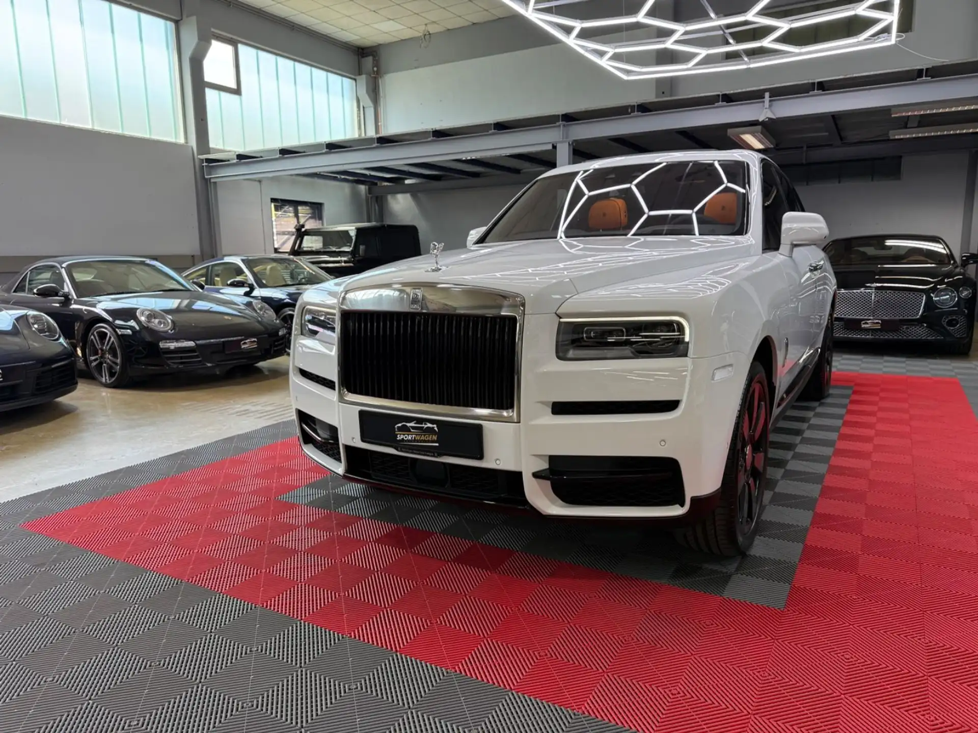 롤스로이스 Rolls-Royce Cullinan 2022 흰색 사진 3