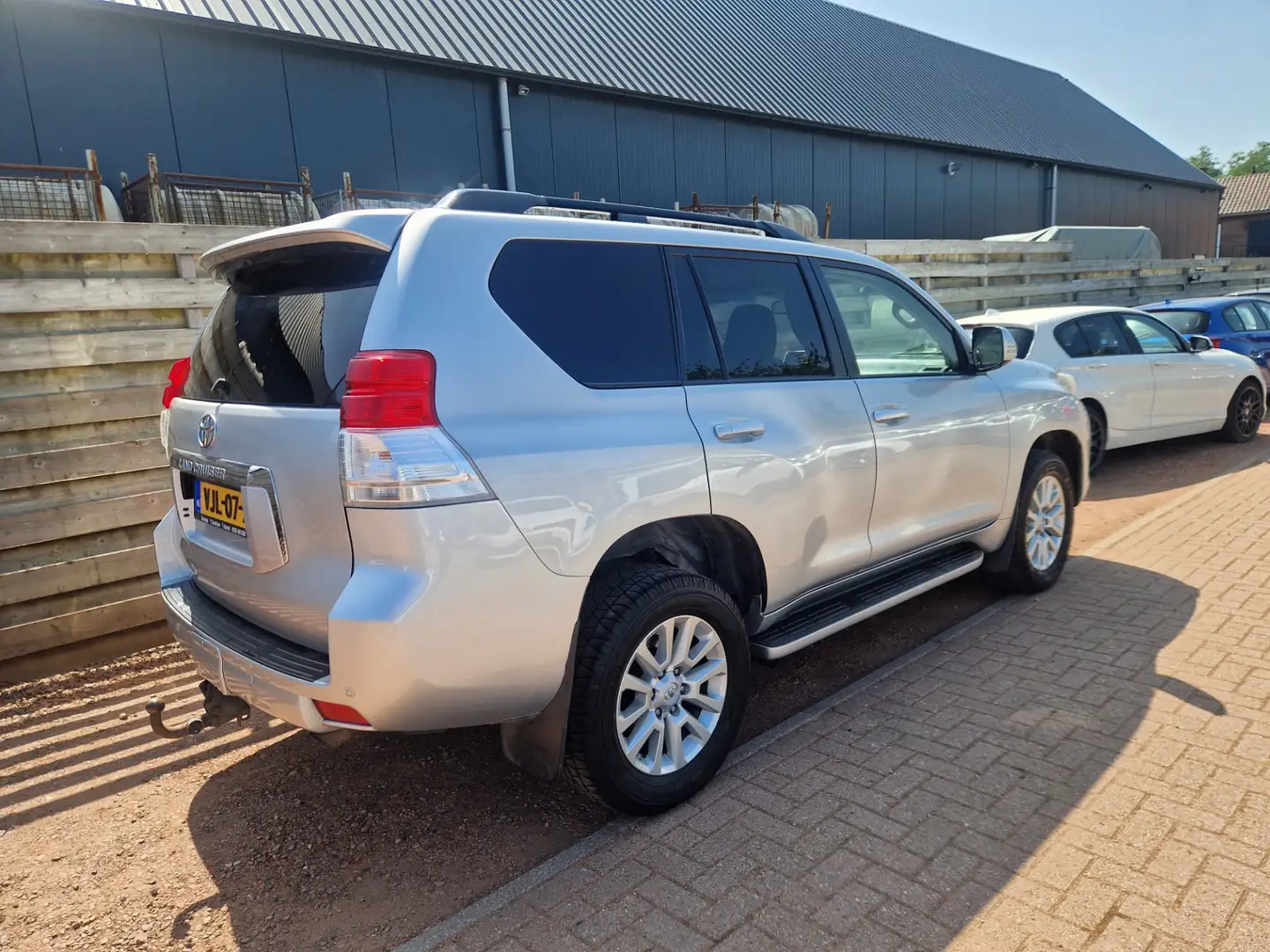 Toyota Land Cruiser 3.0 D-4D-F VX Window Van Gris - 2