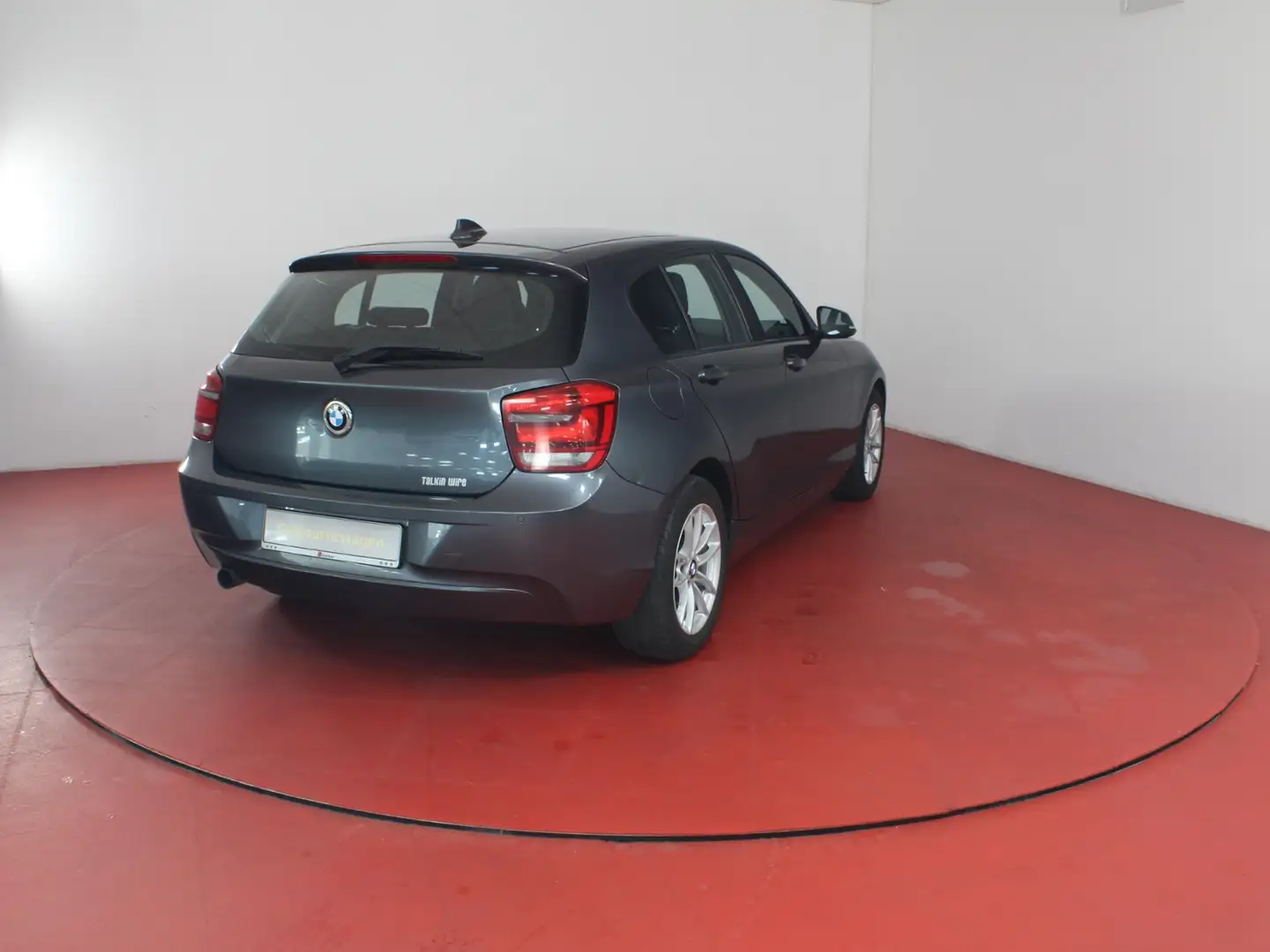 BMW 118 i TÜV bis 06.2027 Bluetooth Navi Šedá - 2
