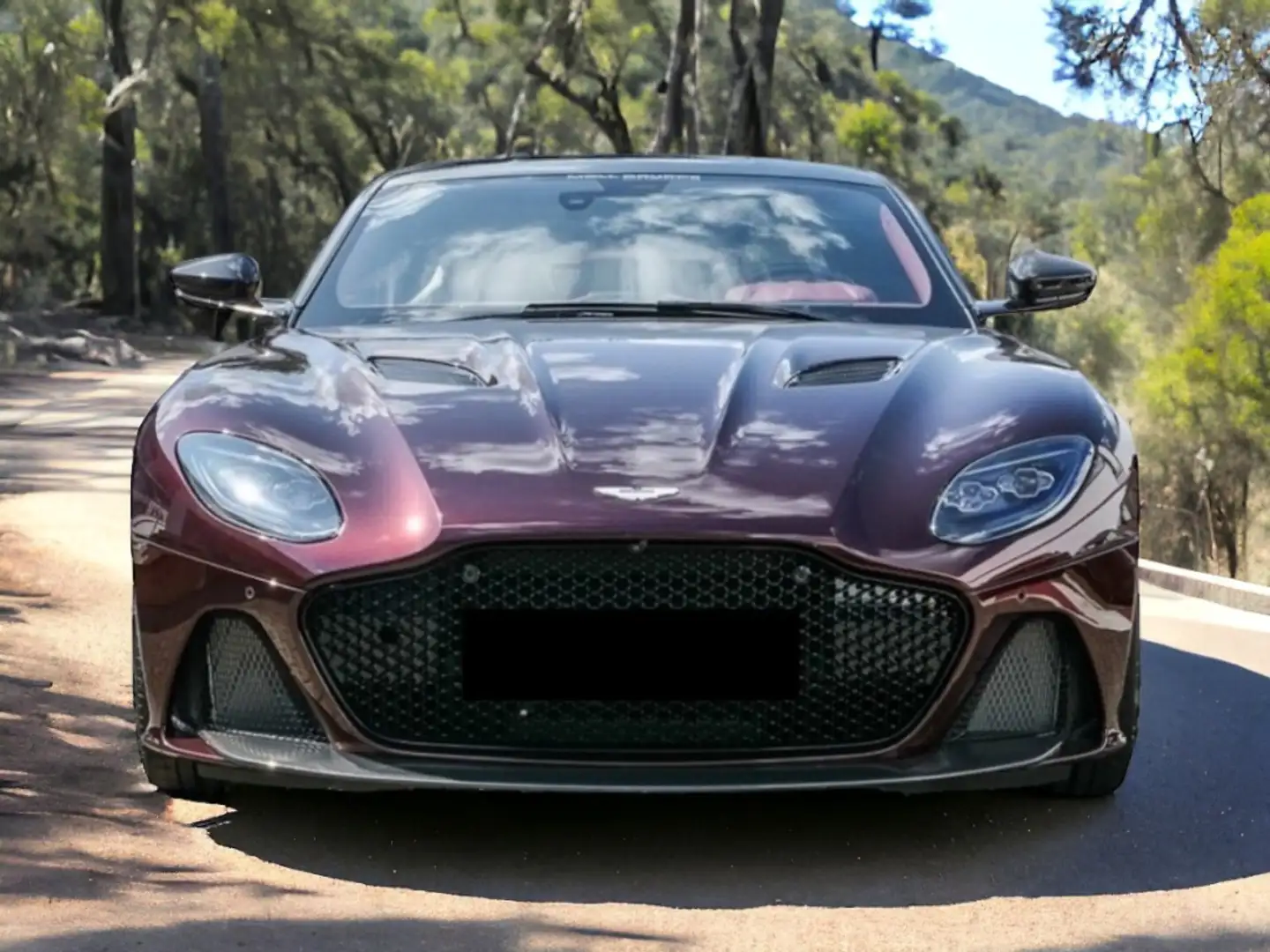 Aston Martin DBS Superleggera Burdeos - 1