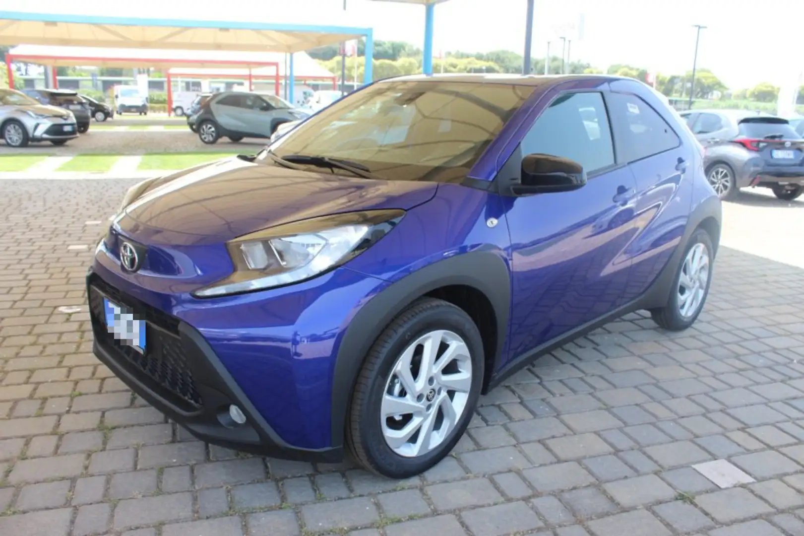 Toyota Aygo X 1.0 VVT-i 72 CV 5 porte Active Blu/Azzurro - 1