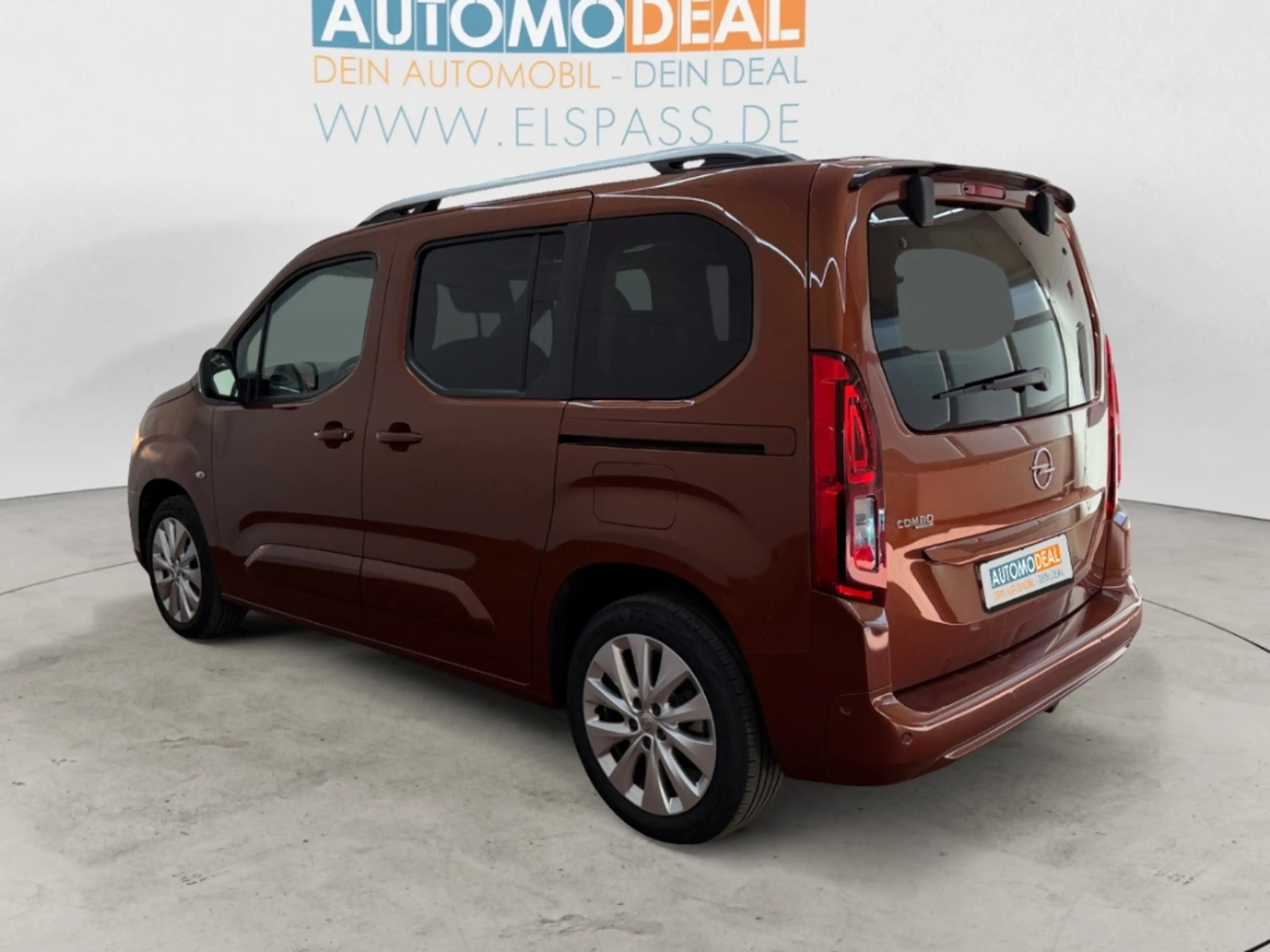 Opel Combo Life Ultimate AUTOMATIK NAV KAMERA SITZ.HZG TEMPOMAT AP — photo 7