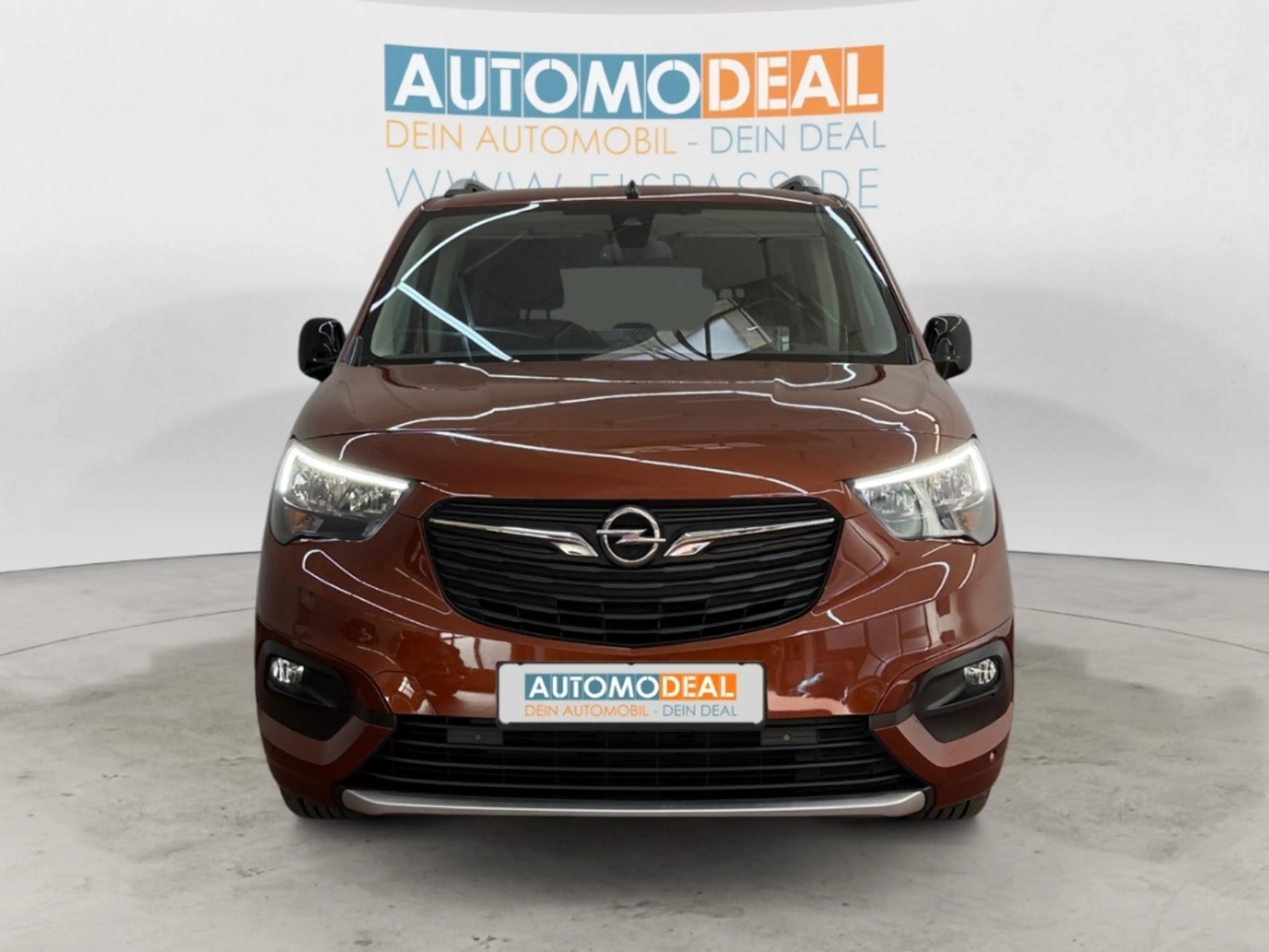 Opel Combo Life Ultimate AUTOMATIK NAV KAMERA SITZ.HZG TEMPOMAT AP — photo 3
