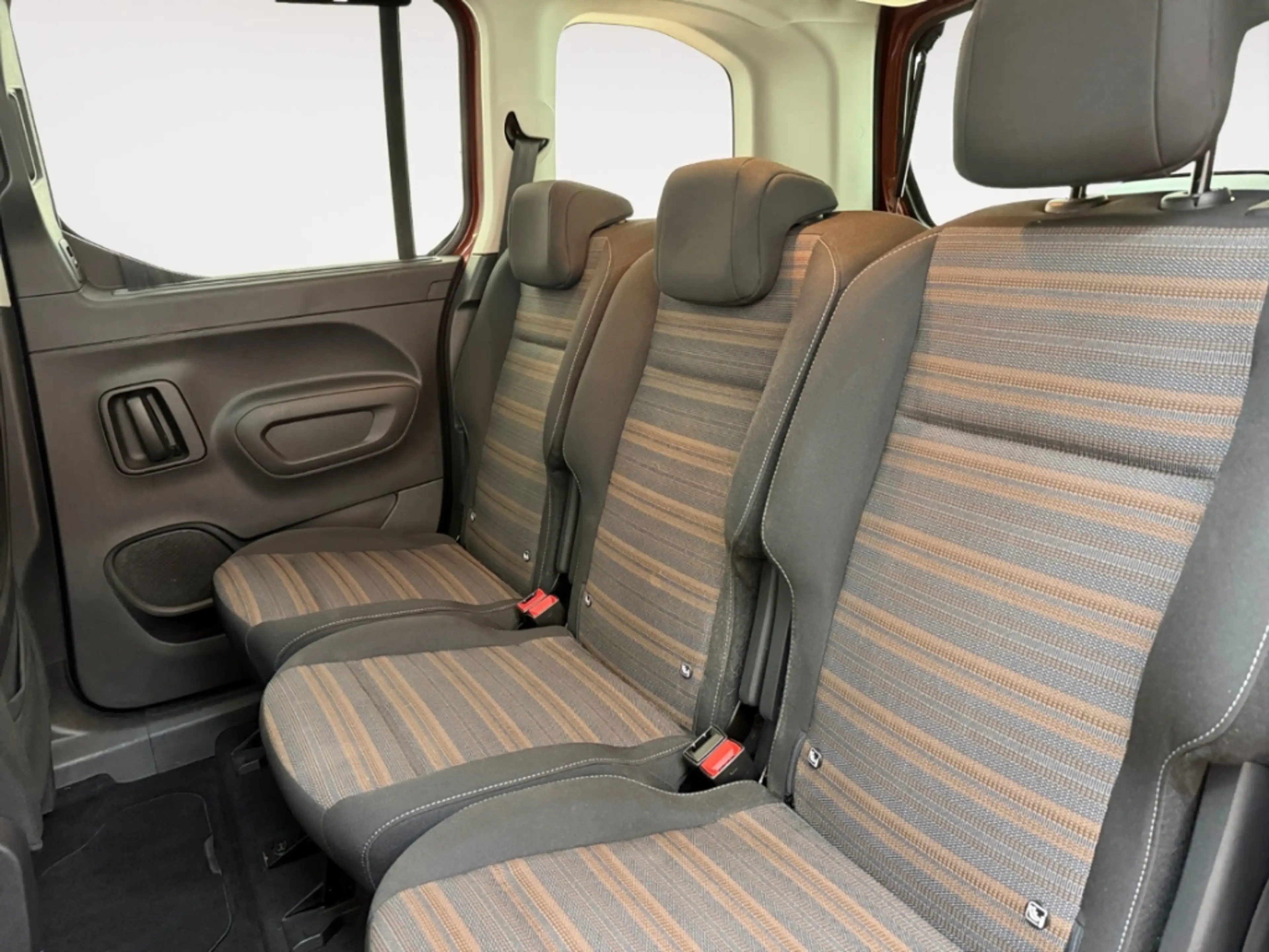 Opel Combo Life Ultimate AUTOMATIK NAV KAMERA SITZ.HZG TEMPOMAT AP — photo 12