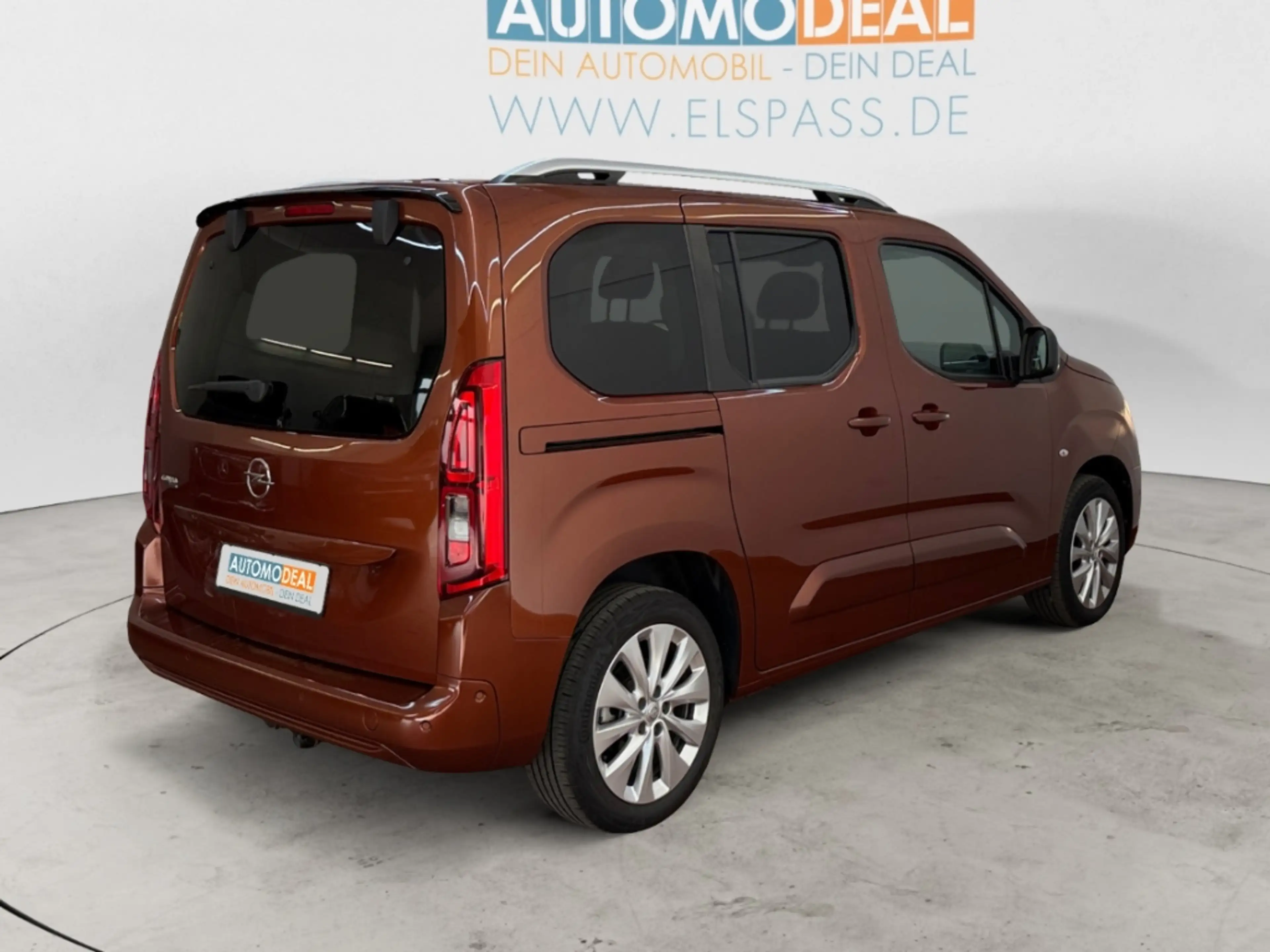 Opel Combo Life Ultimate AUTOMATIK NAV KAMERA SITZ.HZG TEMPOMAT AP — photo 5