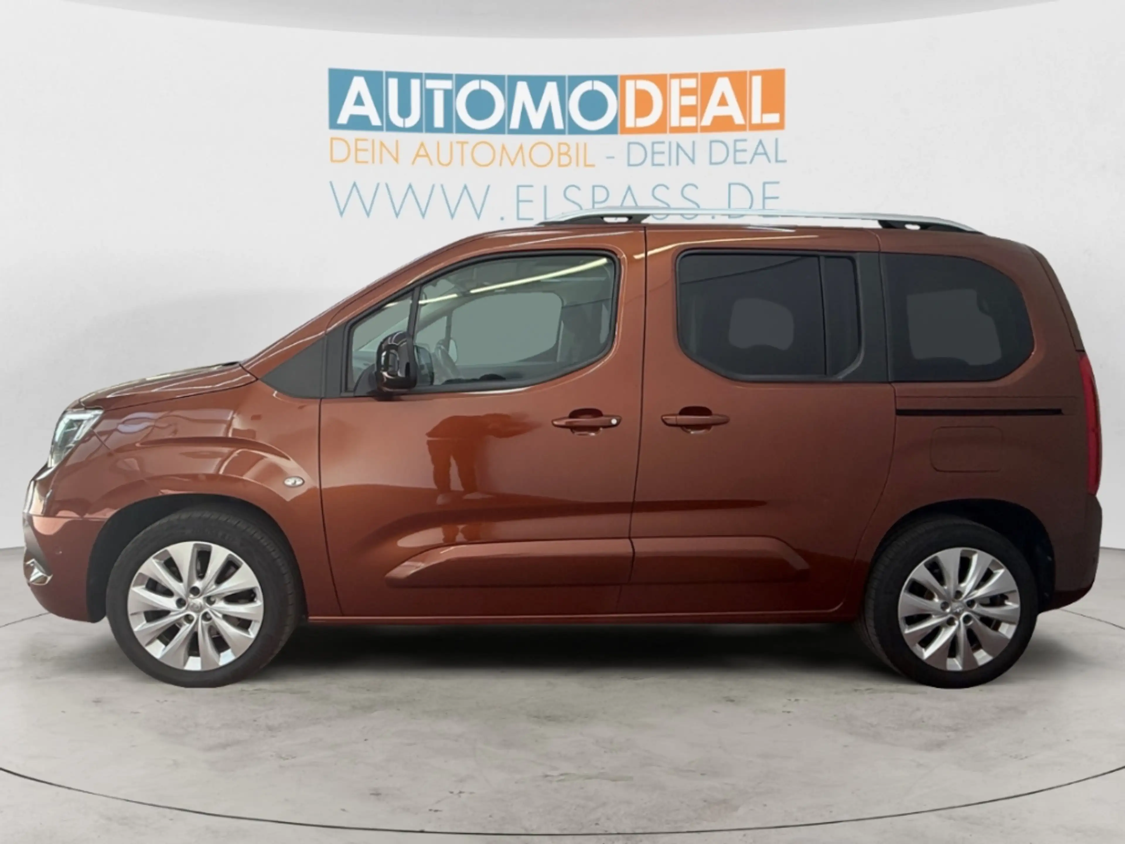 Opel Combo Life Ultimate AUTOMATIK NAV KAMERA SITZ.HZG TEMPOMAT AP — photo 8