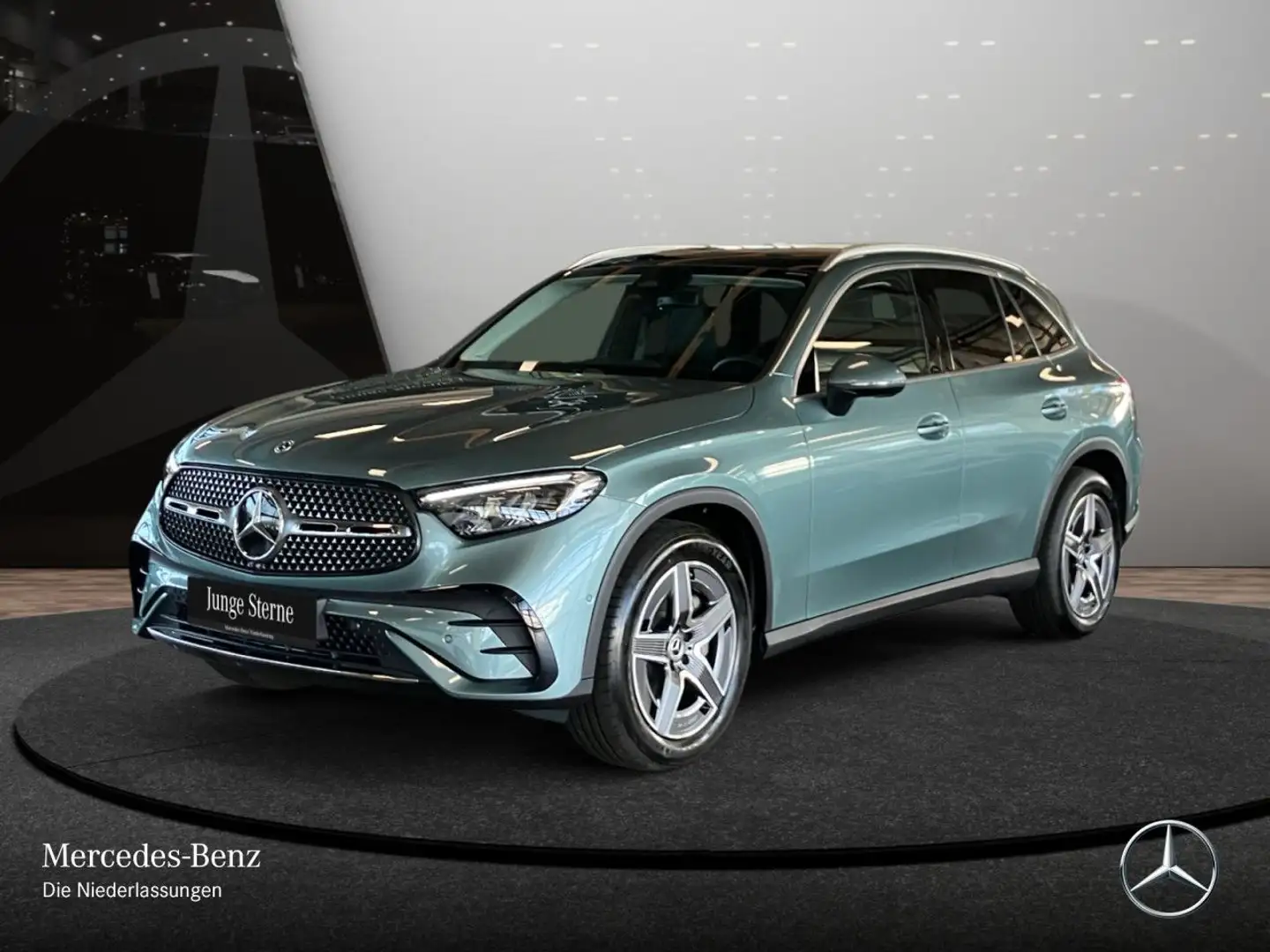 Mercedes-Benz GLC 200 4M AMG+PANO+AHK+LED+KAMERA+TOTW+KEYLESS+9G Silber - 2