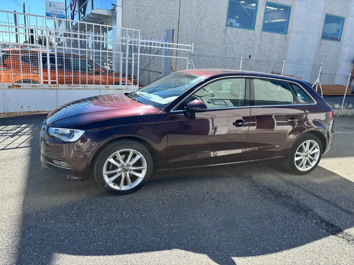 Audi A3 Sportback 1.6TDI CD Advanced S-T Burdeos - 1