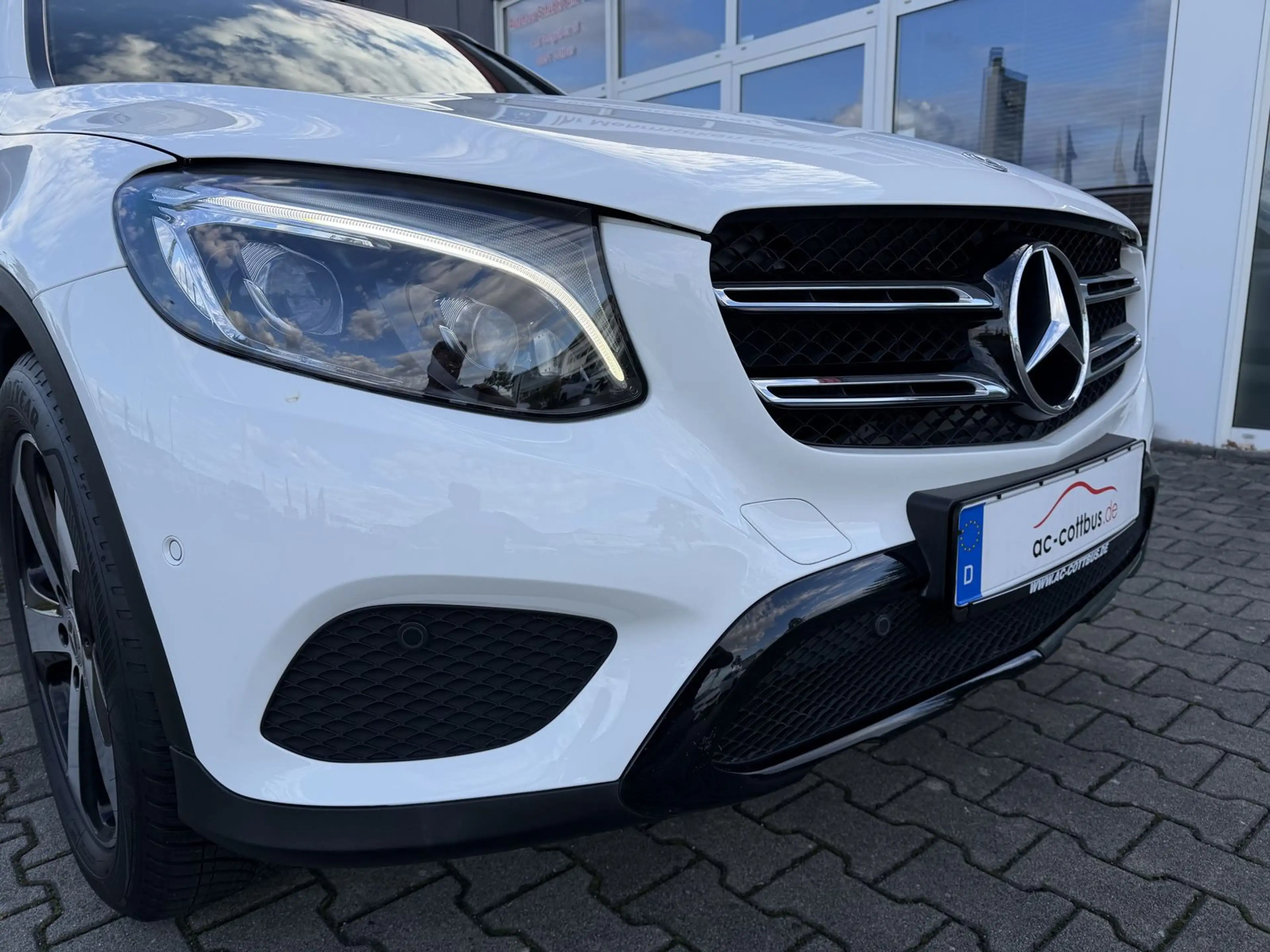 Mercedes-Benz GLC 250 4Matic Exclusiv AMG Pano Leder Navi AHK — photo 9