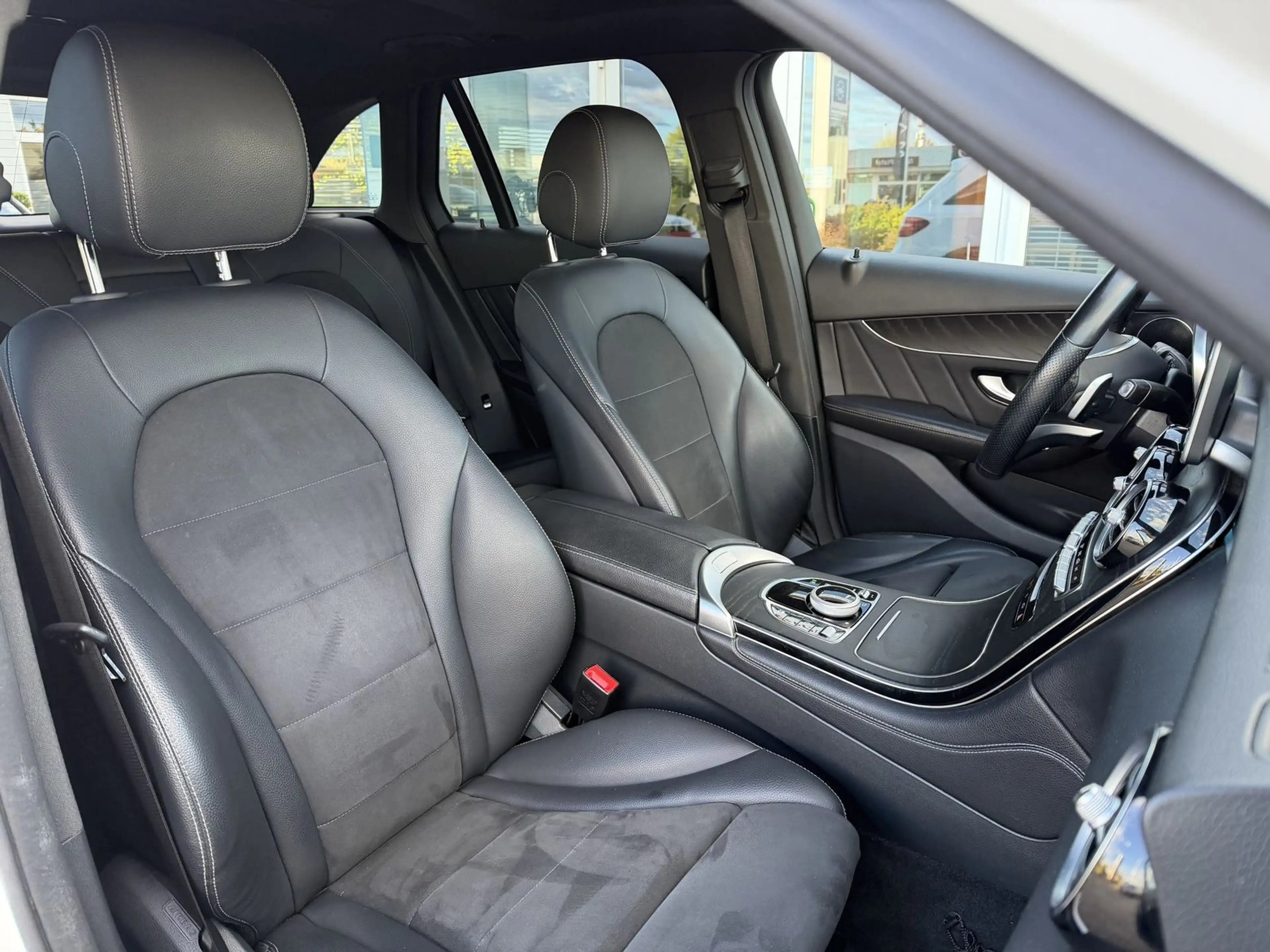 Mercedes-Benz GLC 250 4Matic Exclusiv AMG Pano Leder Navi AHK — photo 15