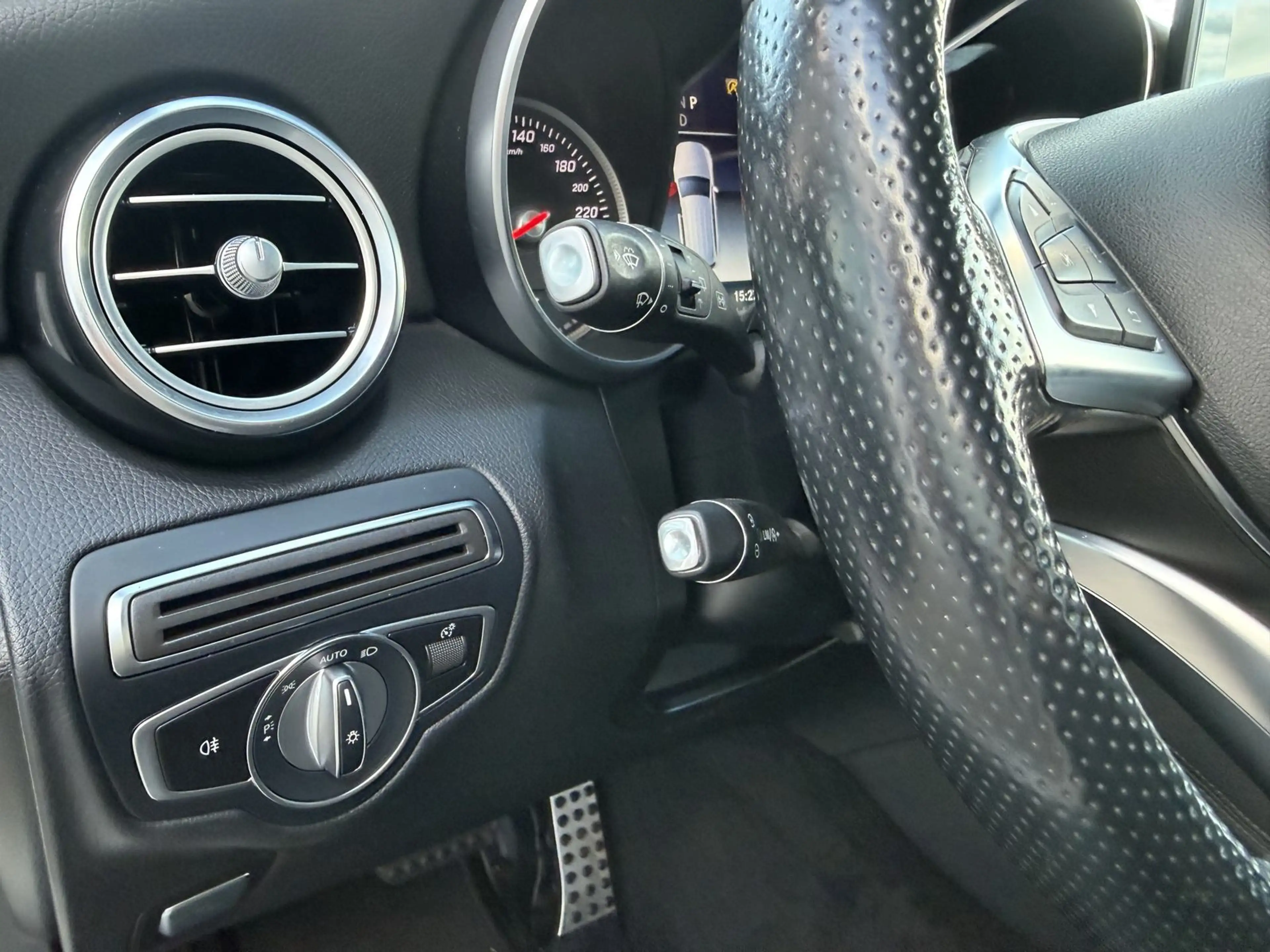 Mercedes-Benz GLC 250 4Matic Exclusiv AMG Pano Leder Navi AHK — photo 13