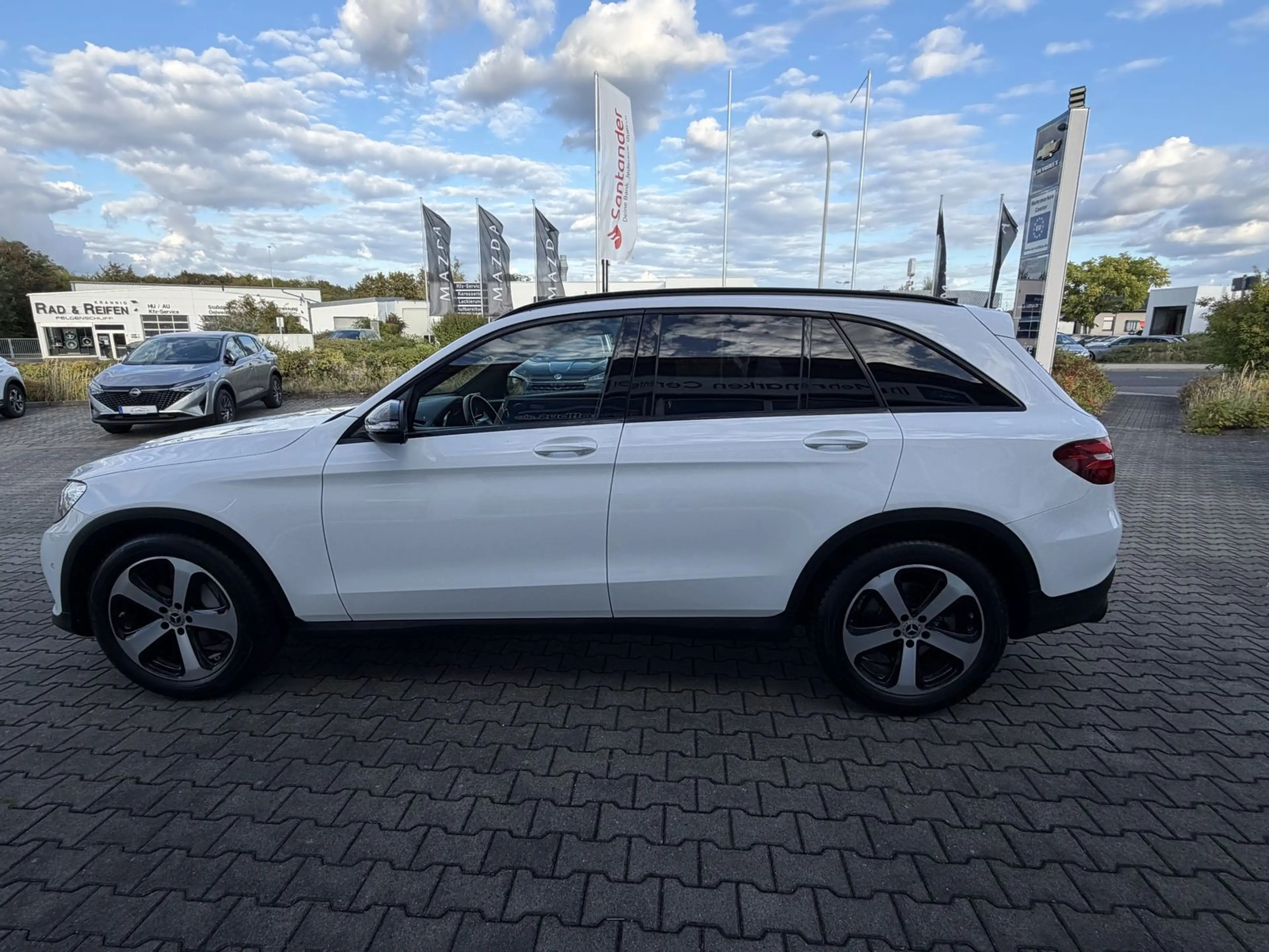 Mercedes-Benz GLC 250 4Matic Exclusiv AMG Pano Leder Navi AHK — photo 6