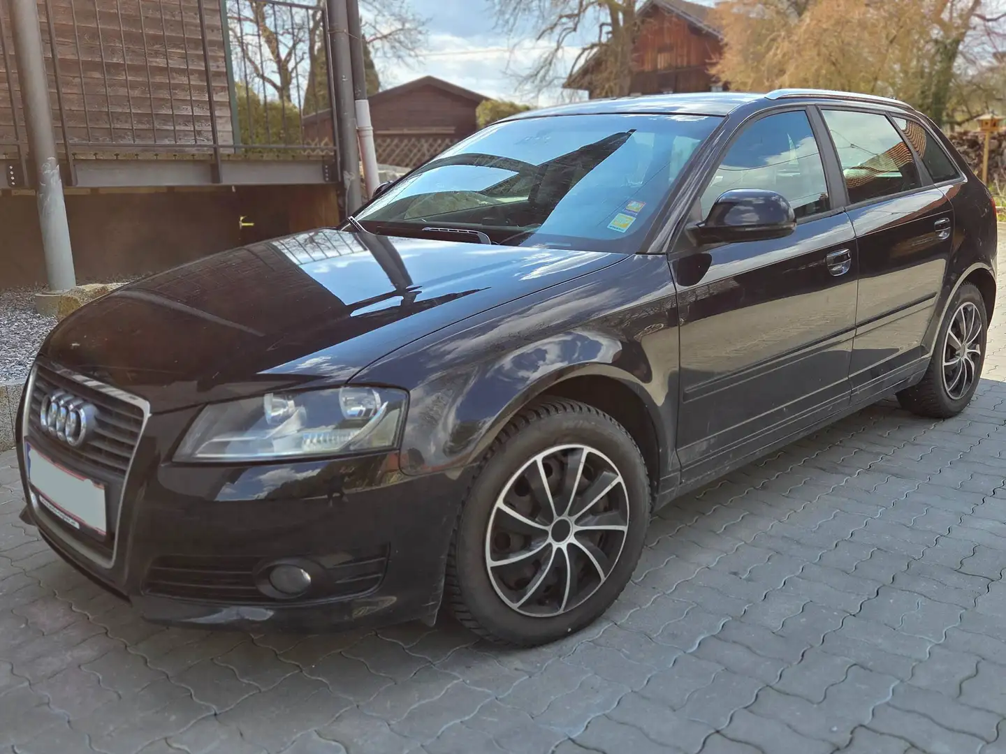 Audi A3 A3 SB Attraction 1,6 TDI DPF Attraction Schwarz - 1