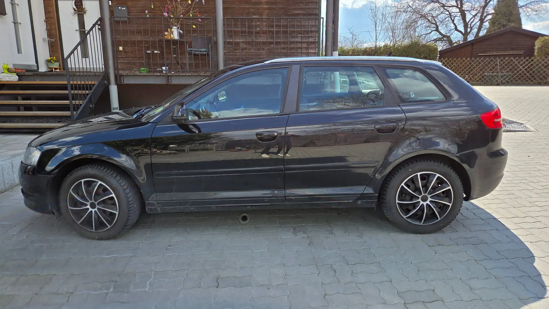 Audi A3 A3 SB Attraction 1,6 TDI DPF Attraction Schwarz - 2