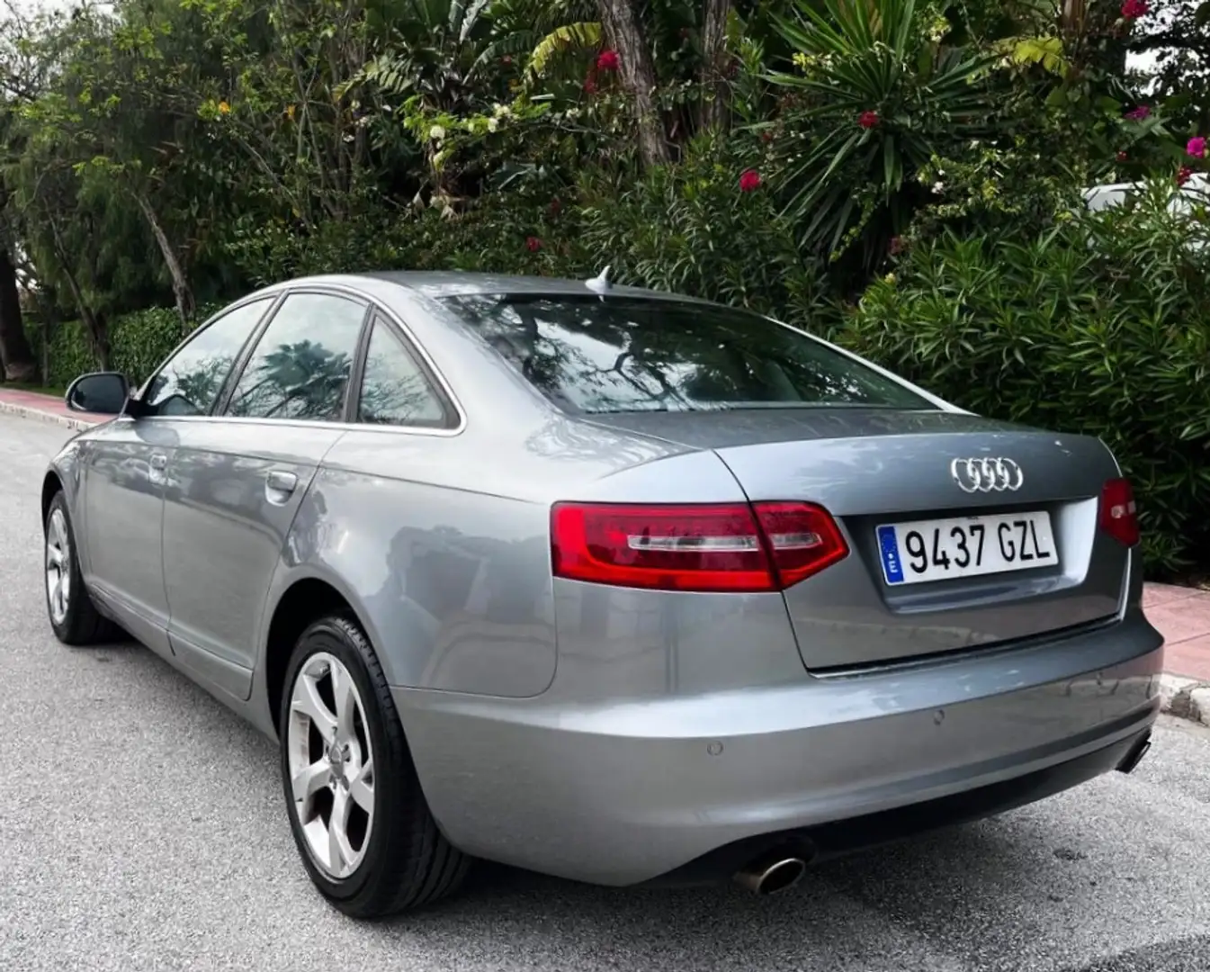 Audi A6 Berlina Automático de 4 Puertas Gris - 2