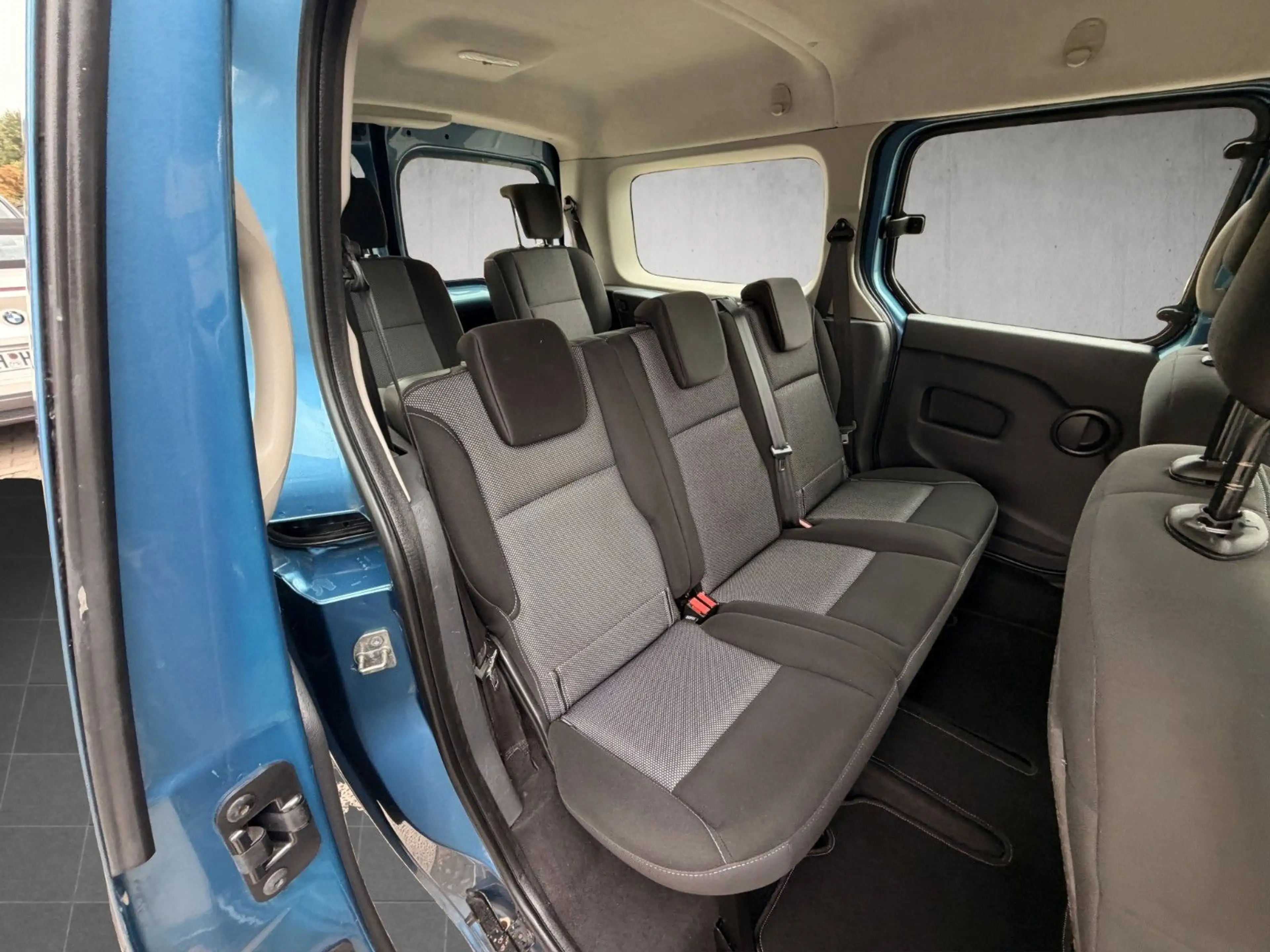 Renault Kangoo Grand Kangoo 1.5 dci 7-Sitzer*Navi RLink*Klima — photo 8