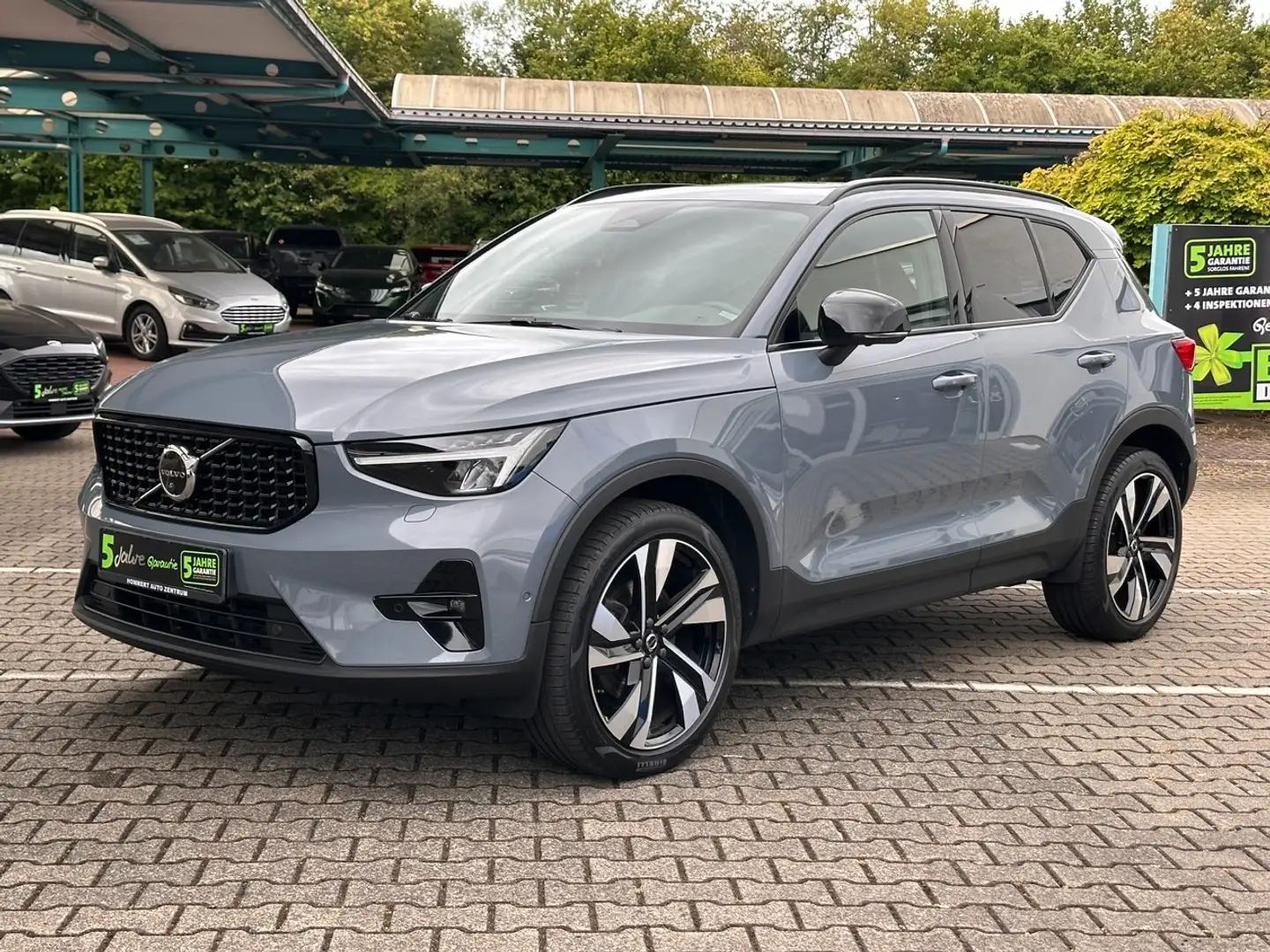 Volvo XC40 B4 AWD Ultimate Dark *Kamera*ACC*beh.Lenk* Grau - 2