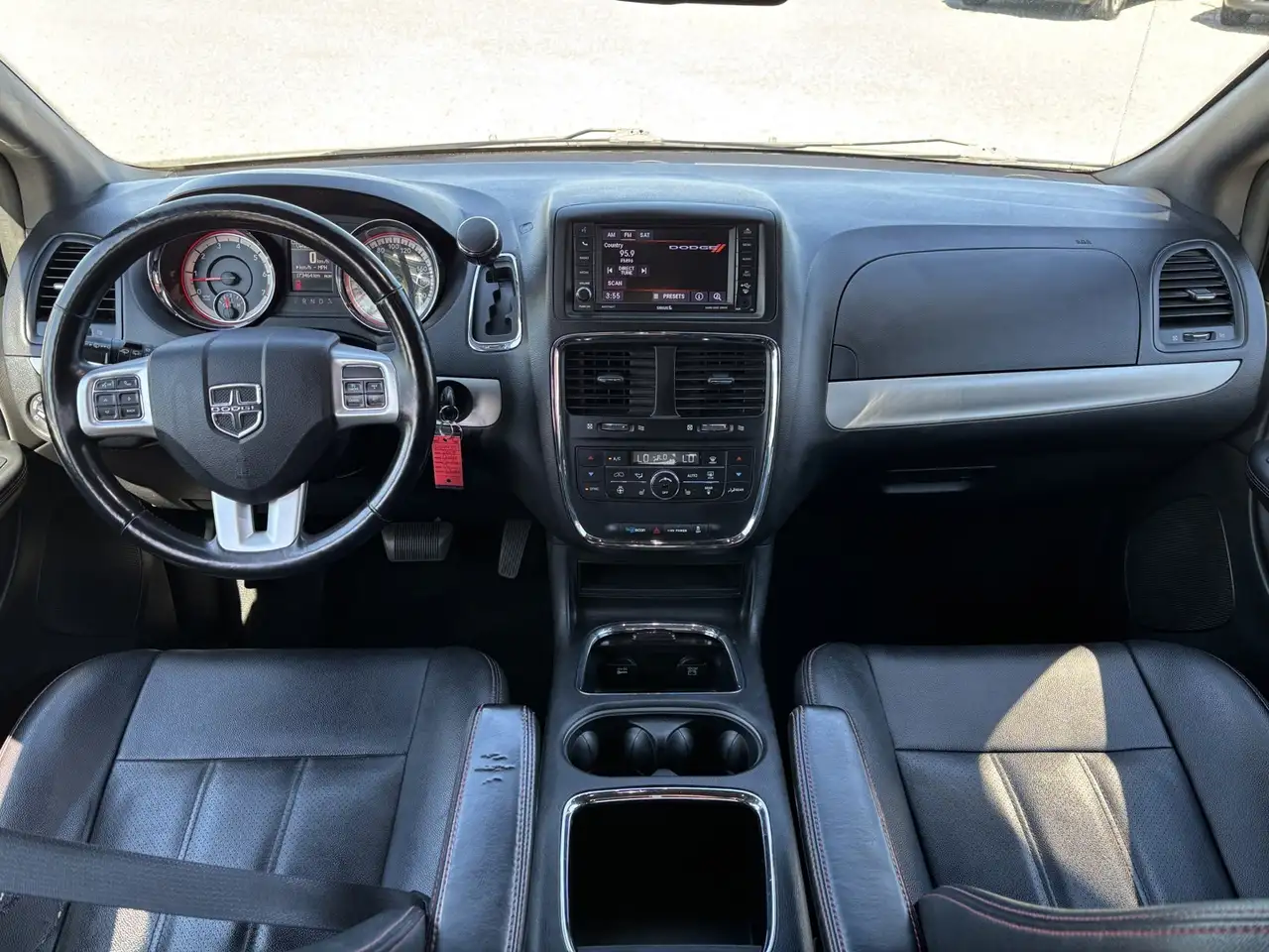 Dodge Grand Caravan снимка Dodge Grand Caravan