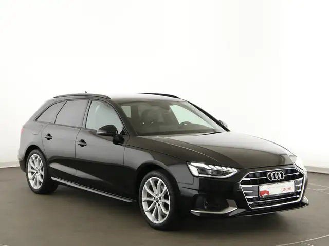 Audi A4 view 9