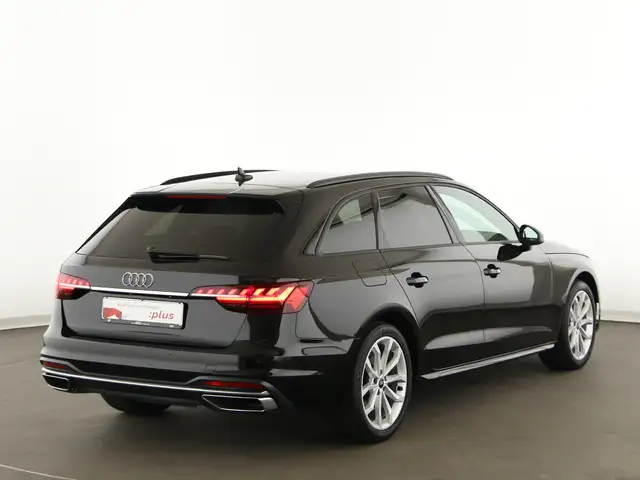 Audi A4 view 7
