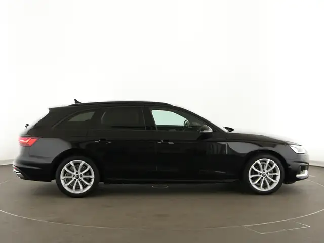 Audi A4 view 8