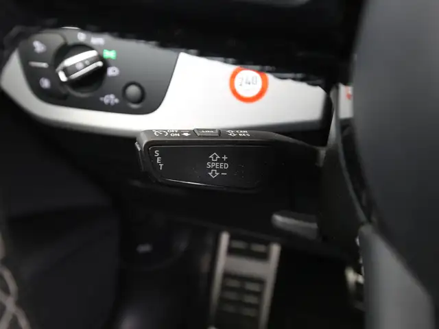 Audi A4 view 14