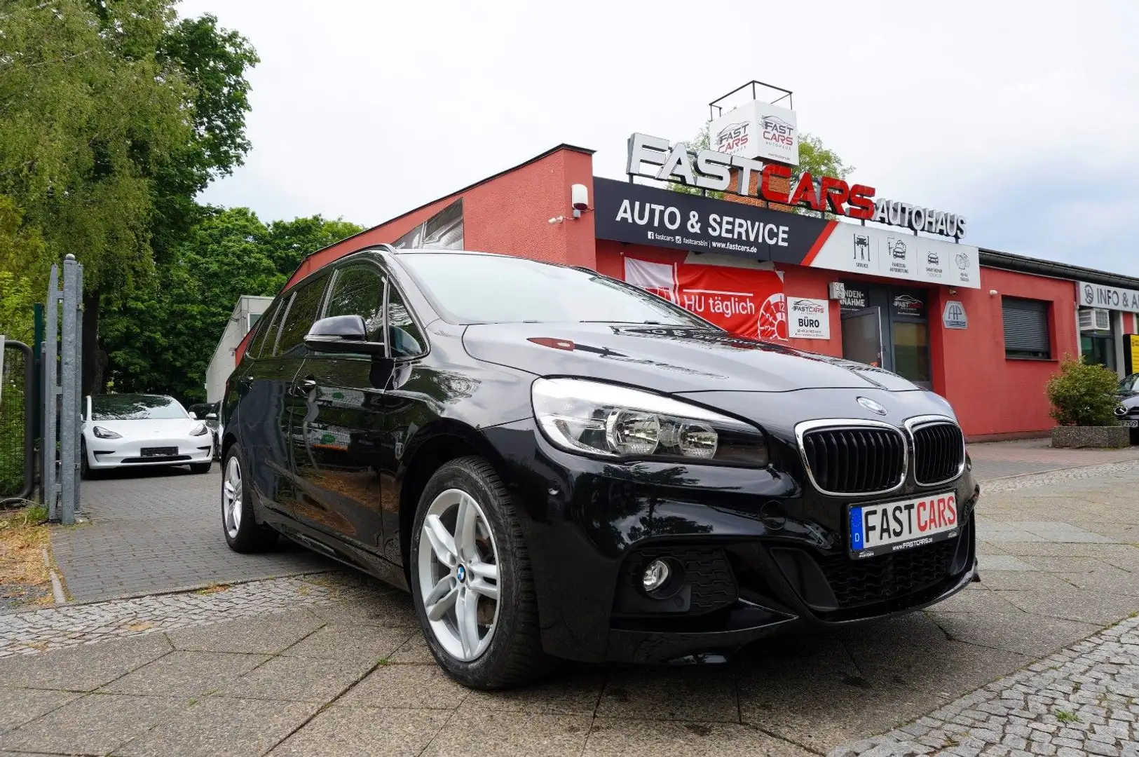 BMW 218 M Sport Navi Klima 7-Sitzer! Schwarz - 2