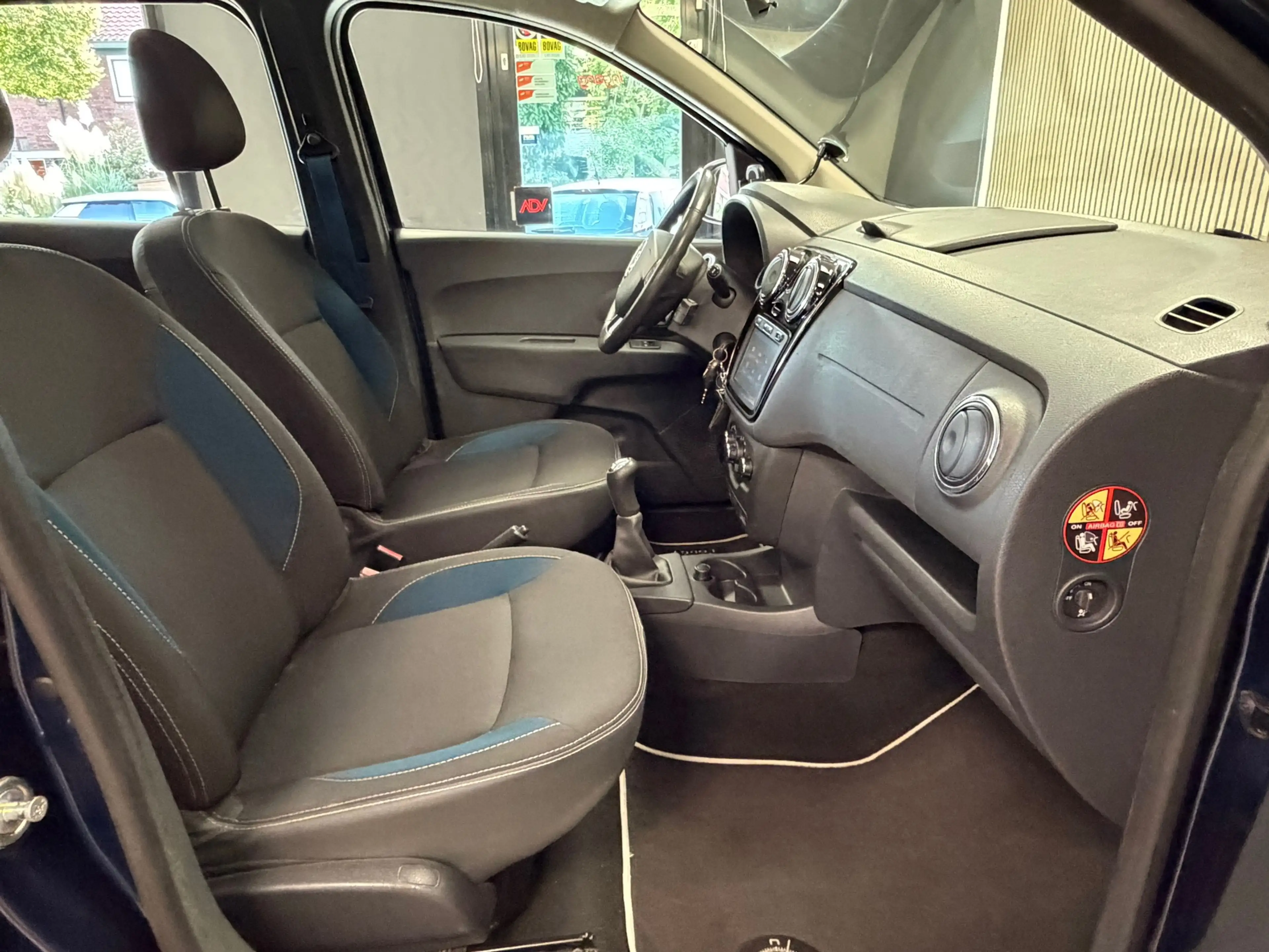 Dacia Lodgy 1.2 TCe 10th Anniversary 5p. TREKHAAK AIRCO CRUISE — photo 8