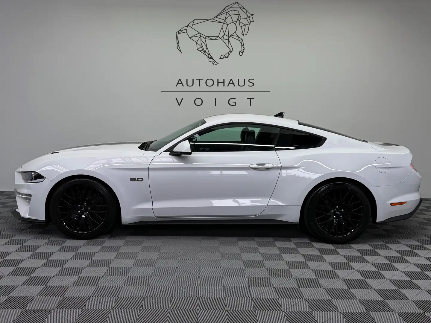 Ford Mustang GT|55Years|2.Hand|deutsch|MagneRide|B&O Белый - 1