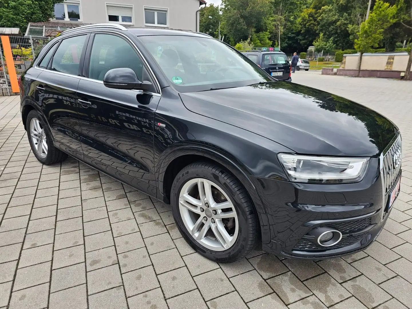 Audi Q3 2.0 TDI quattro / S Line / Automatik / TOP Noir - 2