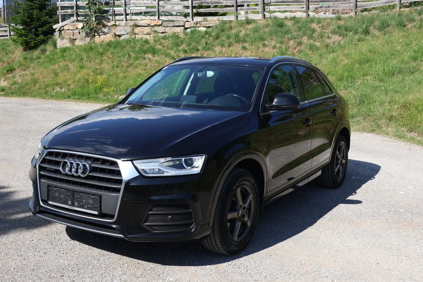 Audi Q3 2,0 TDI Sport quattro - 1