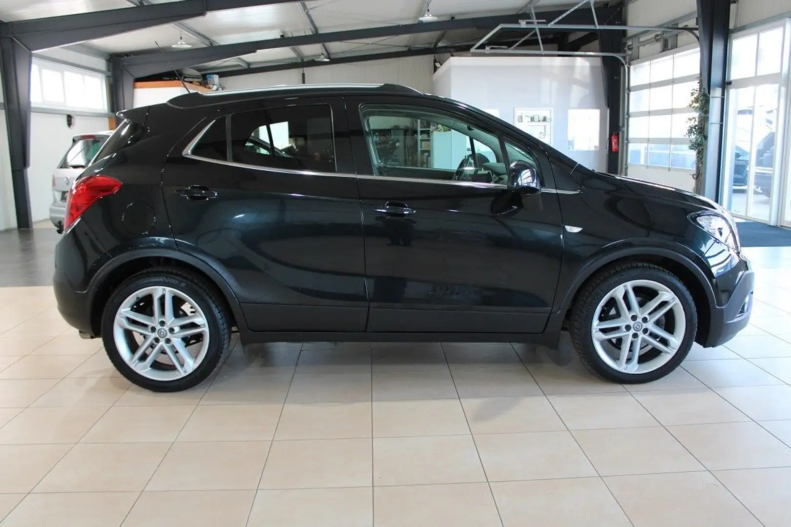 Opel Mokka Innovation*TüV NEU*Navi*Xenon*PDC*SHZ*AHK* Schwarz - 2