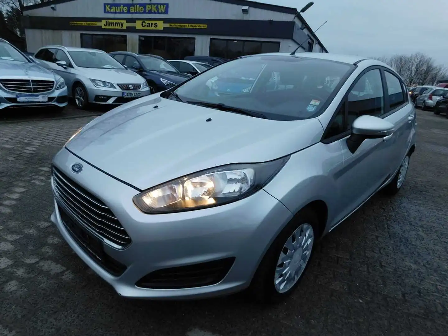 Ford Fiesta Diesel  5-Türer 1.6 TDCi Trend Silber - 1