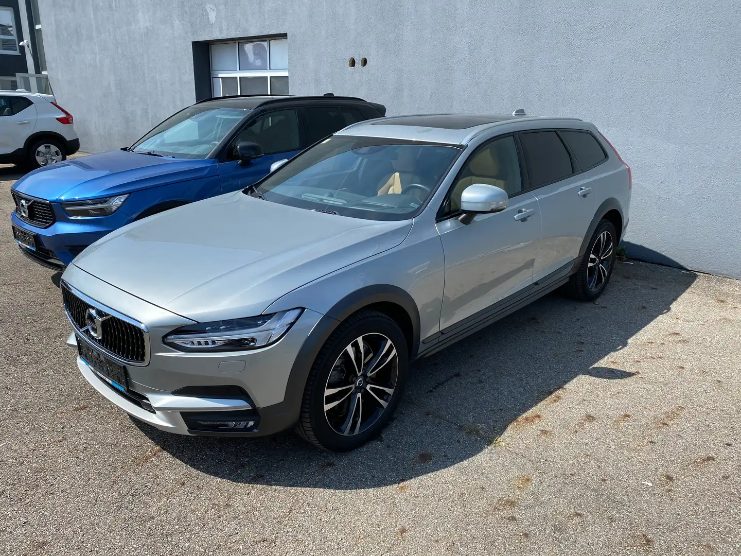 Volvo V90 Cross Country V90 Cross Country Pro T6 AWD Geartronic Cross Country Pro Silber - 1