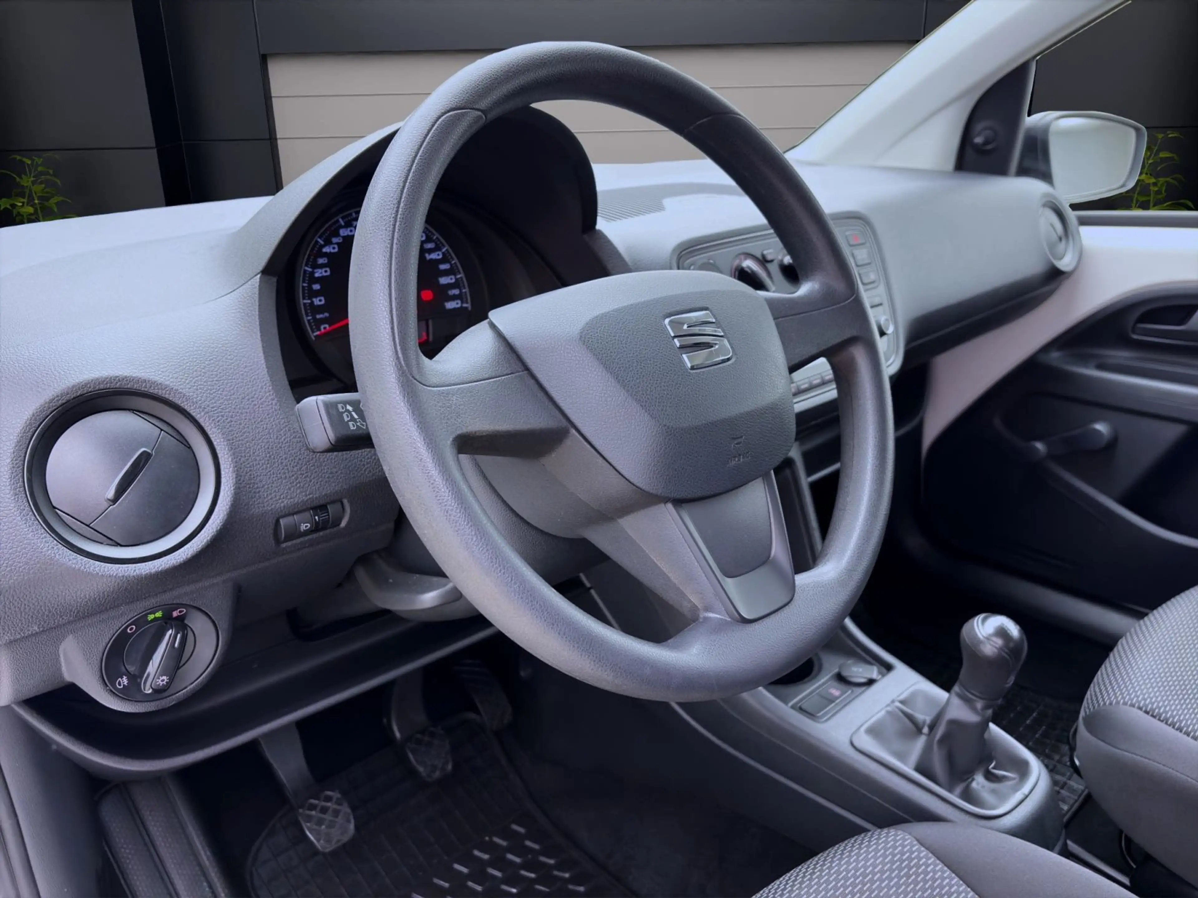 SEAT Mii 1.0 MPI REFERENCE KLIMA RADIO GANZJR — photo 14