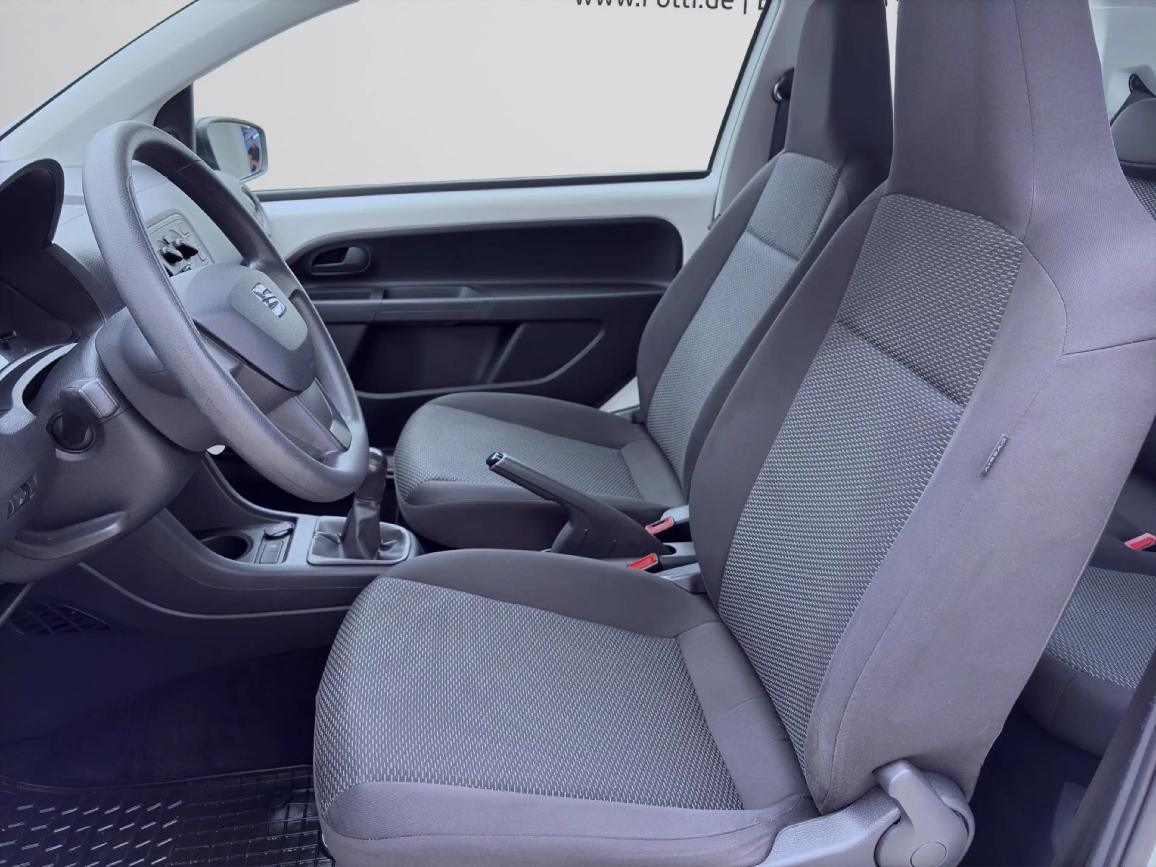 SEAT Mii 1.0 MPI REFERENCE KLIMA RADIO GANZJR — photo 10