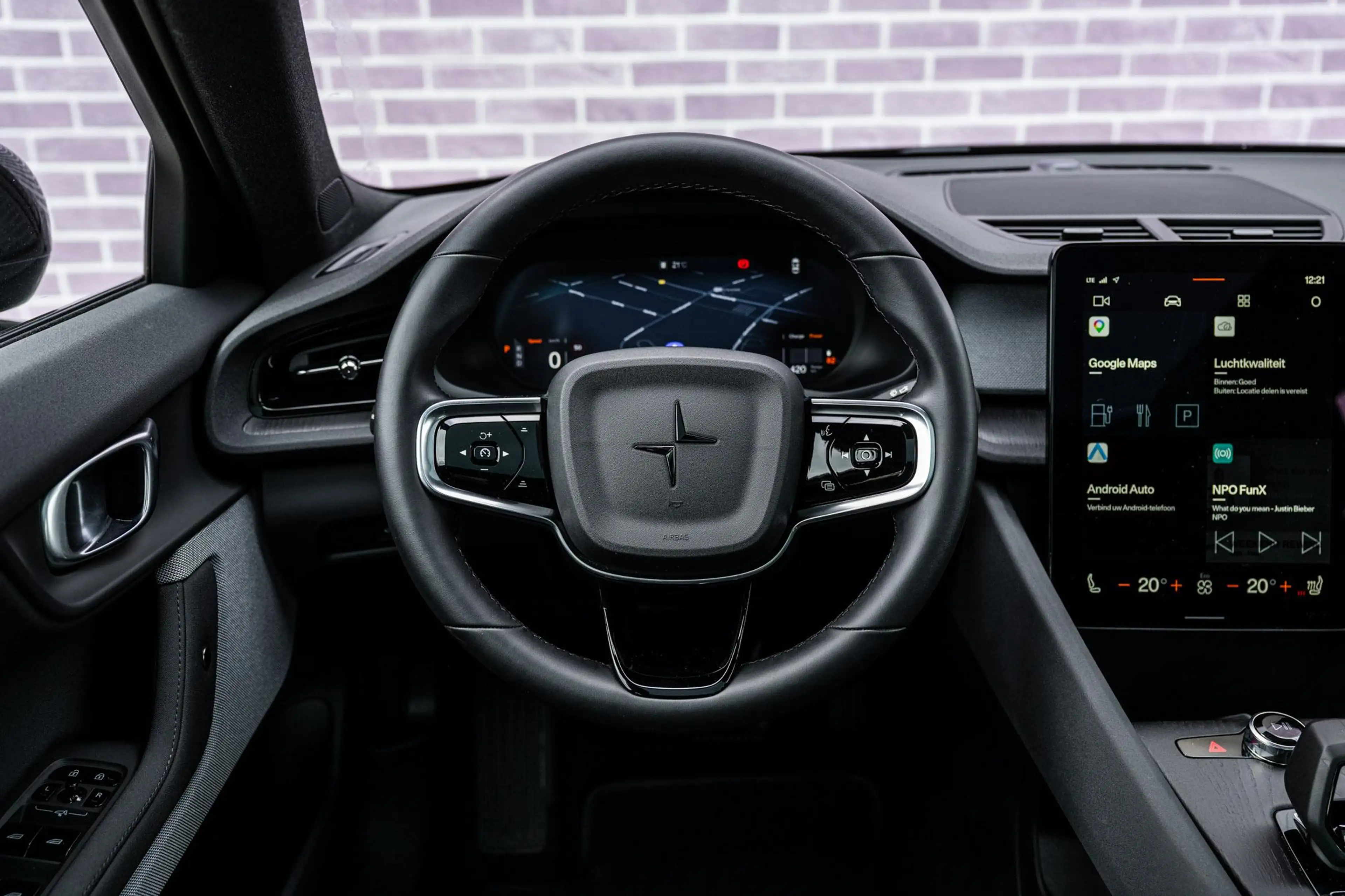 Polestar 2 Long Range Single Motor Plus 82 kWh — photo 3