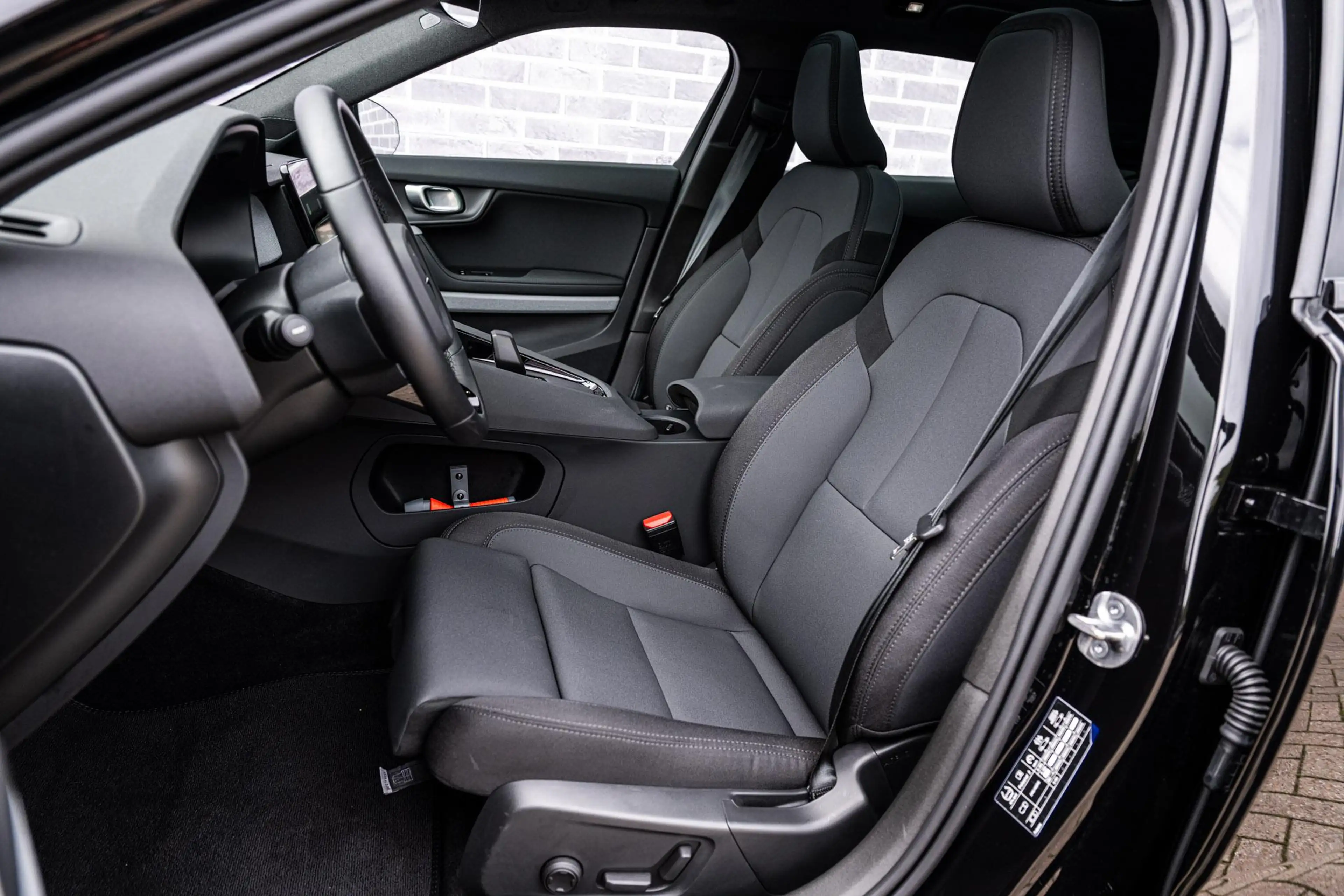 Polestar 2 Long Range Single Motor Plus 82 kWh — photo 6