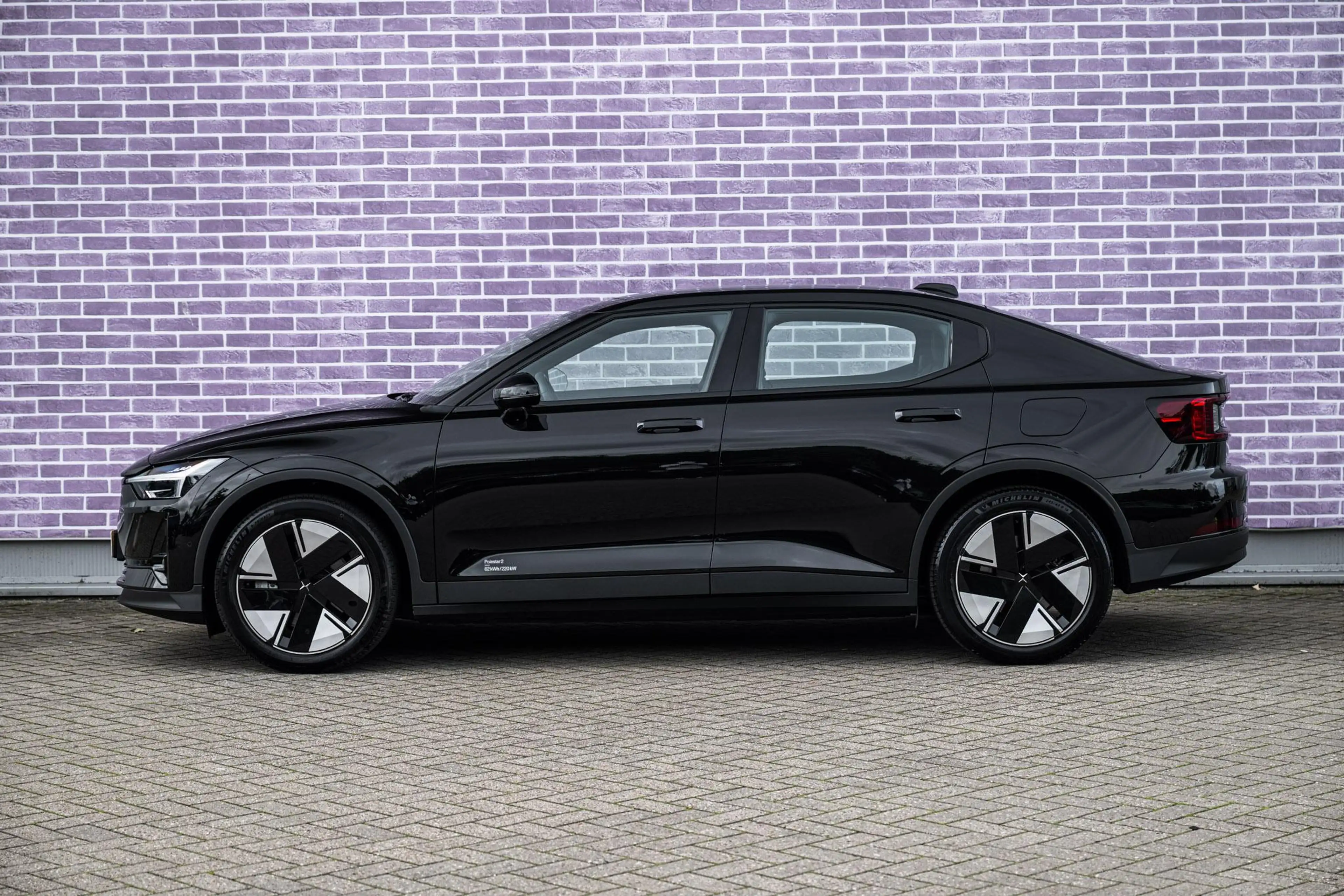 Polestar 2 Long Range Single Motor Plus 82 kWh — photo 4