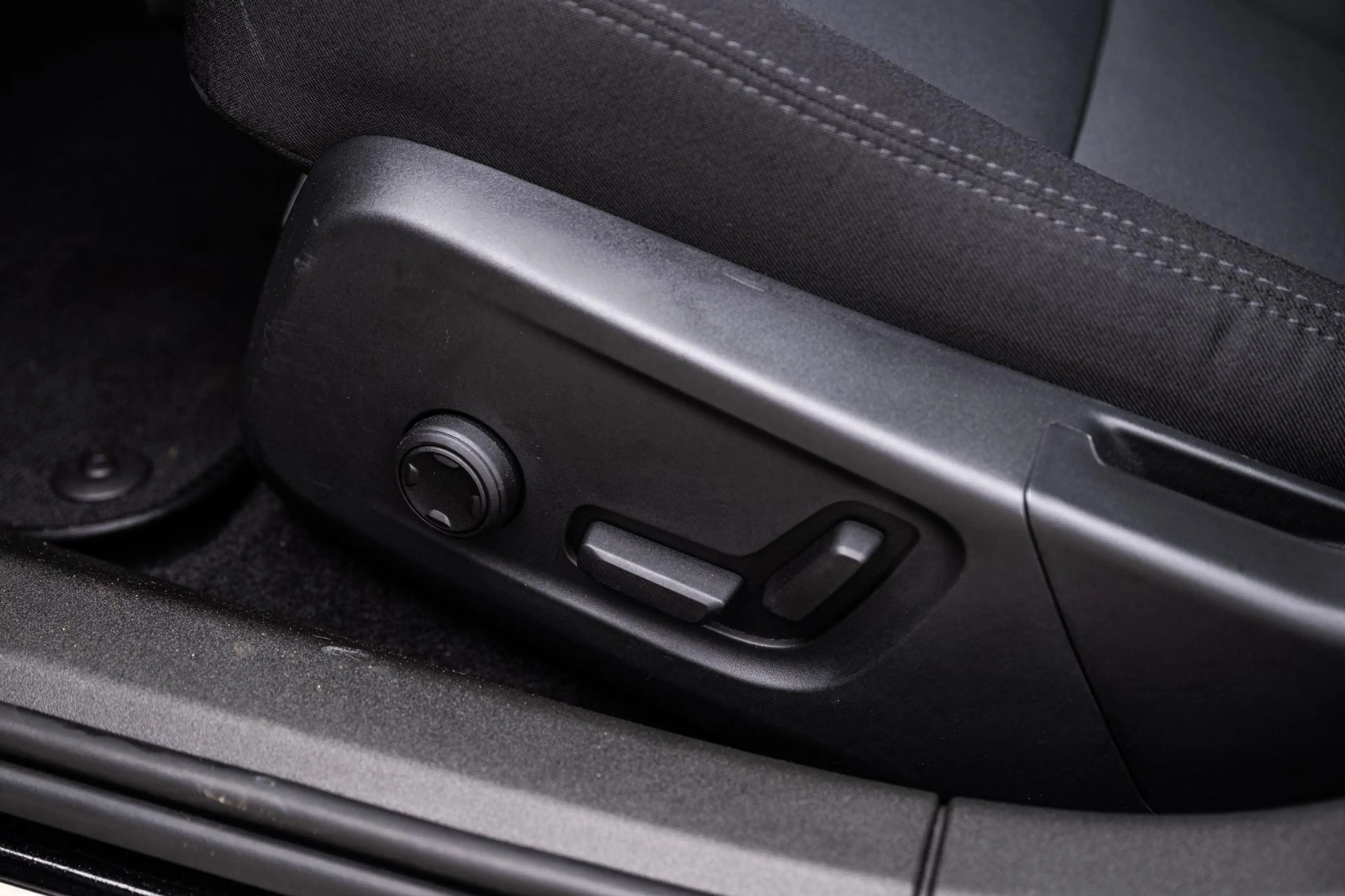 Polestar 2 Long Range Single Motor Plus 82 kWh — photo 7