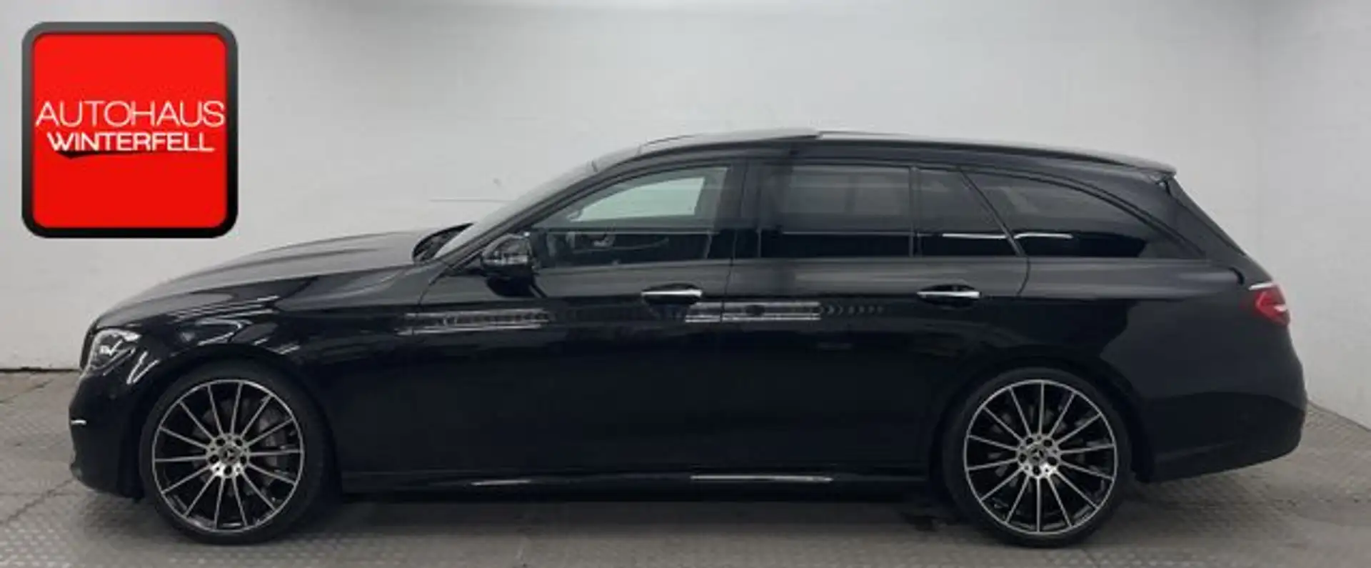 Mercedes-Benz E 400 d T 4M AMG NIGHT PANO+AIR-BODY+AHK+KEYLESS Noir - 2