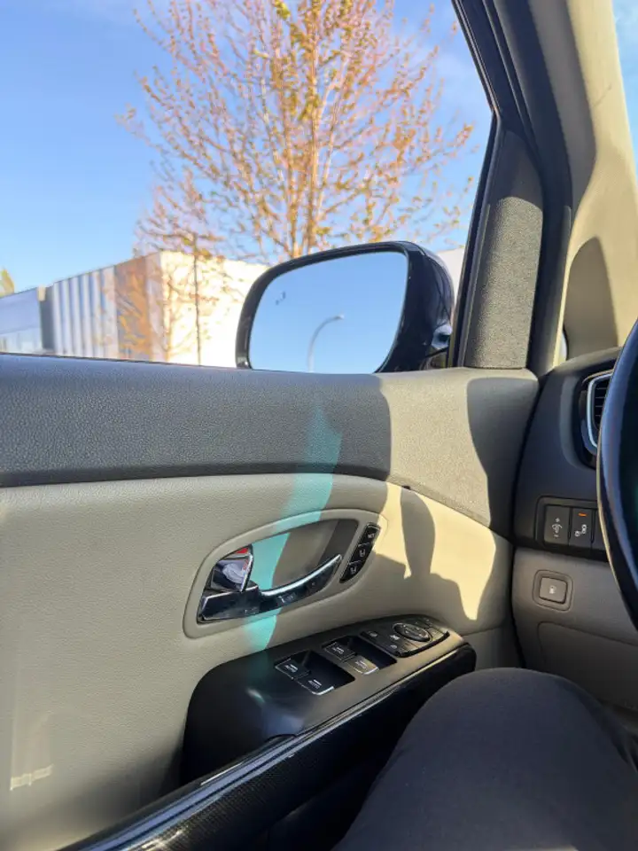 Kia Sedona снимка Kia Sedona