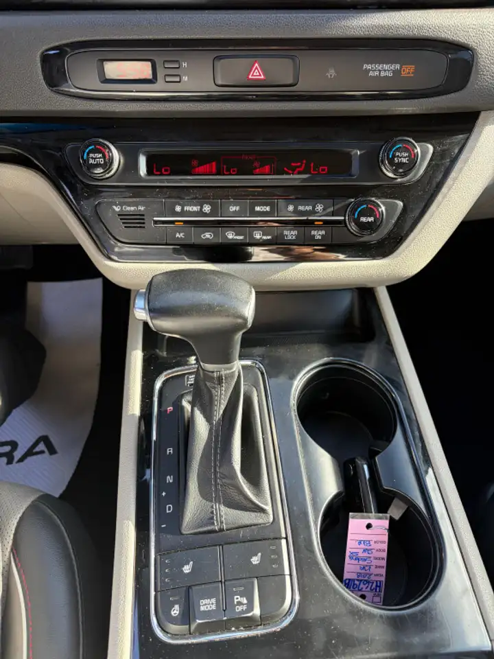 Kia Sedona снимка Kia Sedona