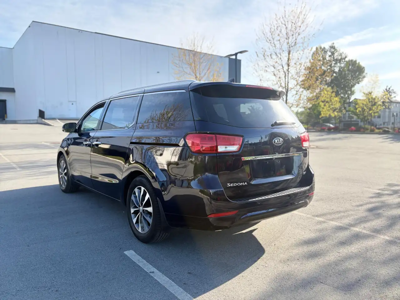 Kia Sedona снимка Kia Sedona