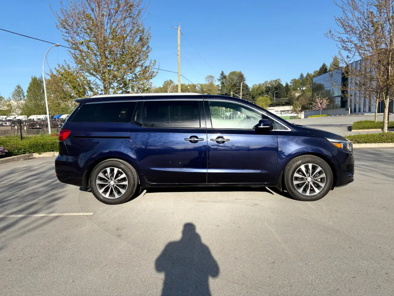 Kia Sedona снимка Kia Sedona