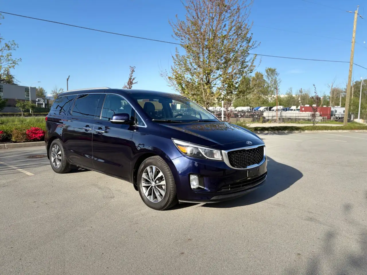 Kia Sedona снимка Kia Sedona