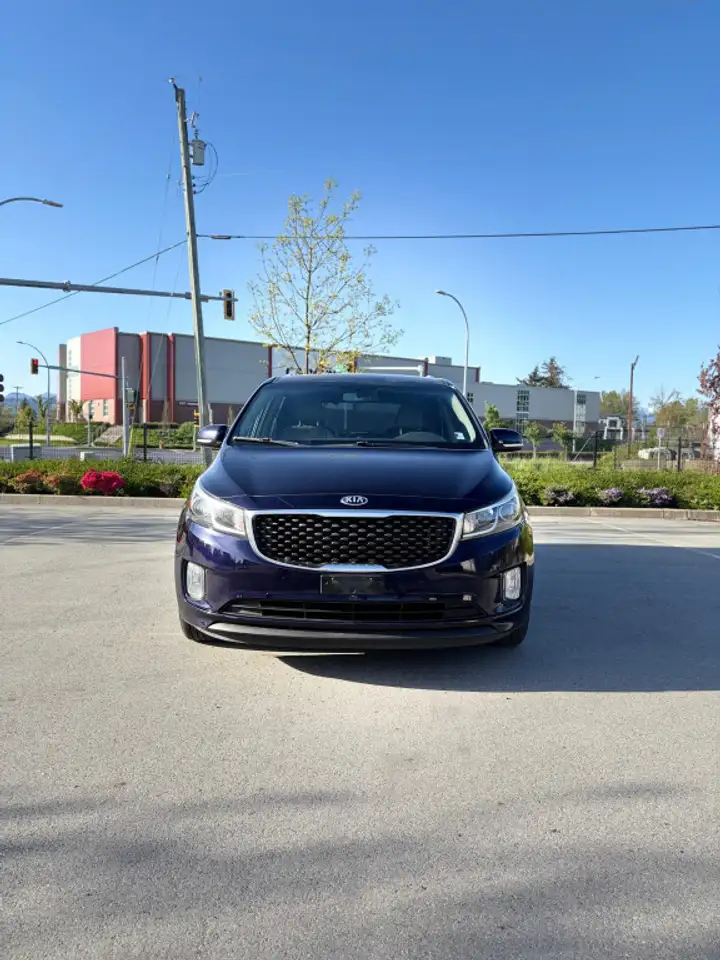 Kia Sedona снимка Kia Sedona